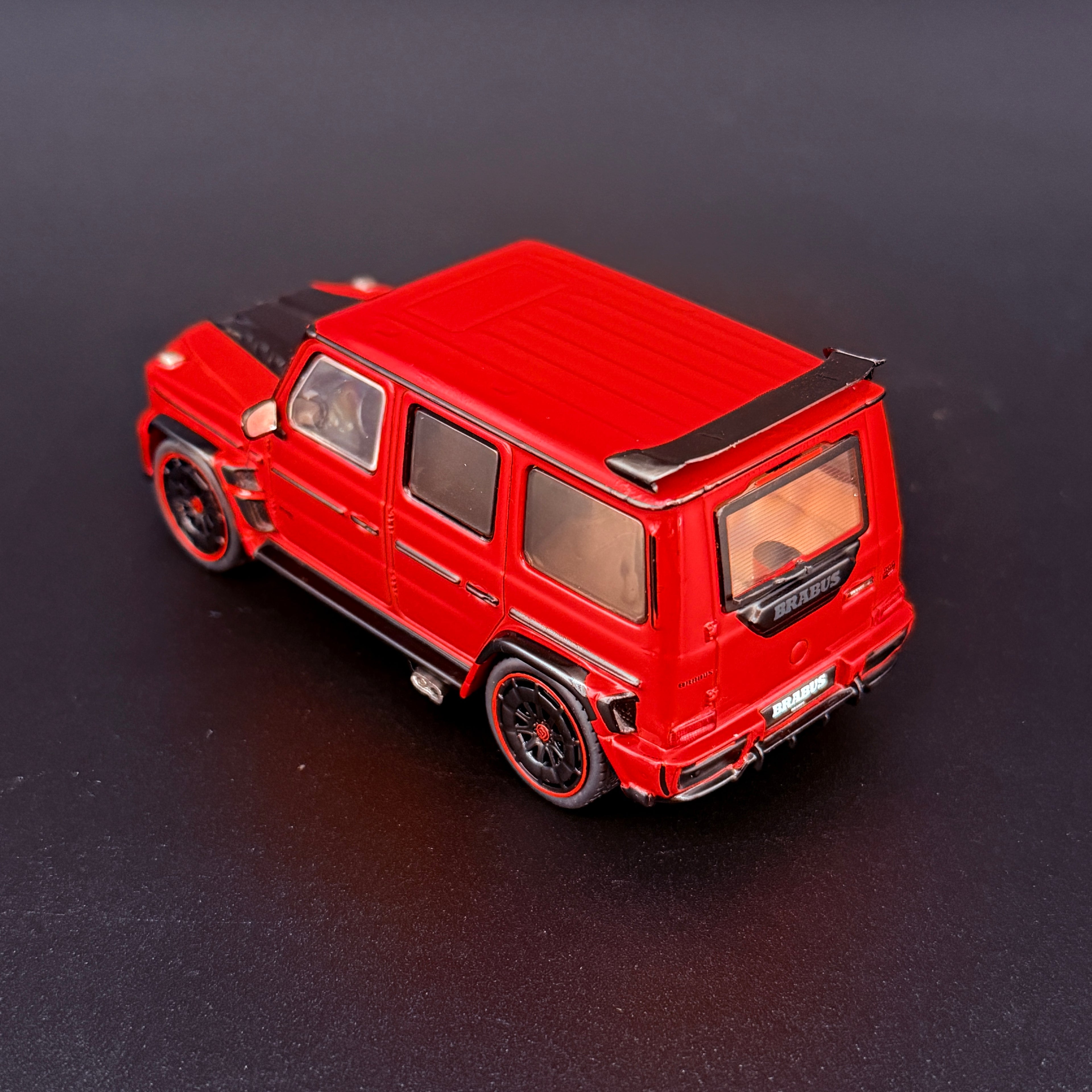 Mercedes-Benz G63 Brabus 900 Rocket Edition 2022 – Rot Maßstab 1:43 von Solido
