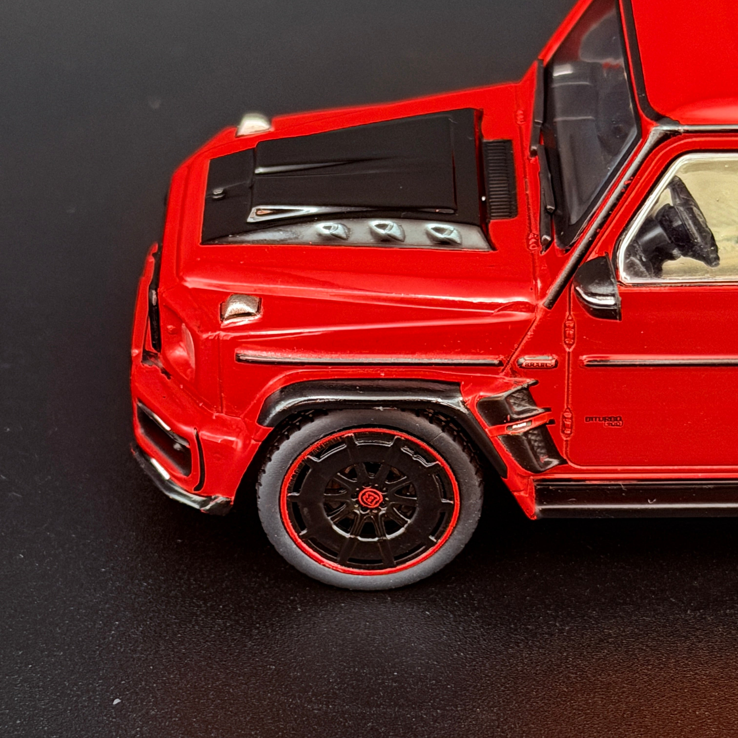 Mercedes-Benz G63 Brabus 900 Rocket Edition 2022 – Rot Maßstab 1:43 von Solido