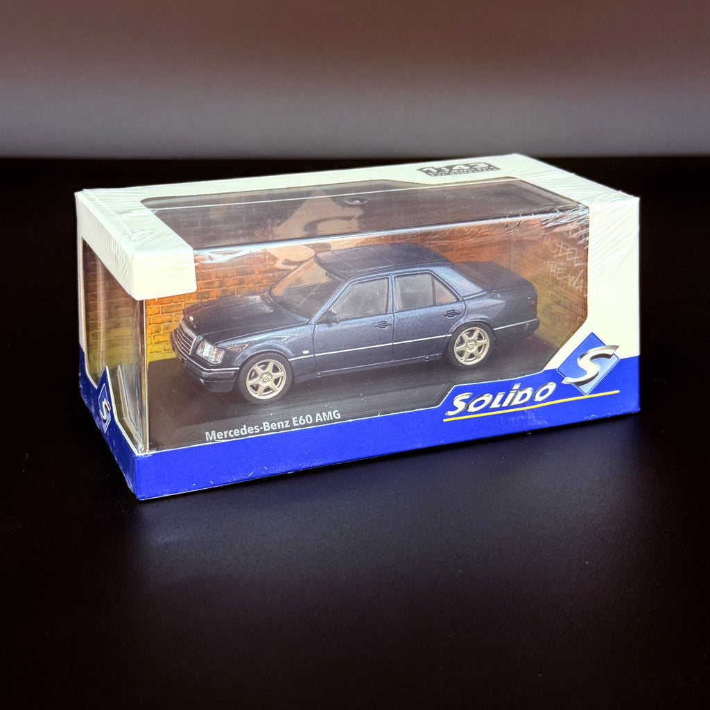 Mercedes-Benz E60 AMG (W124) 1994 – Blau Maßstab 1:43 von Solido