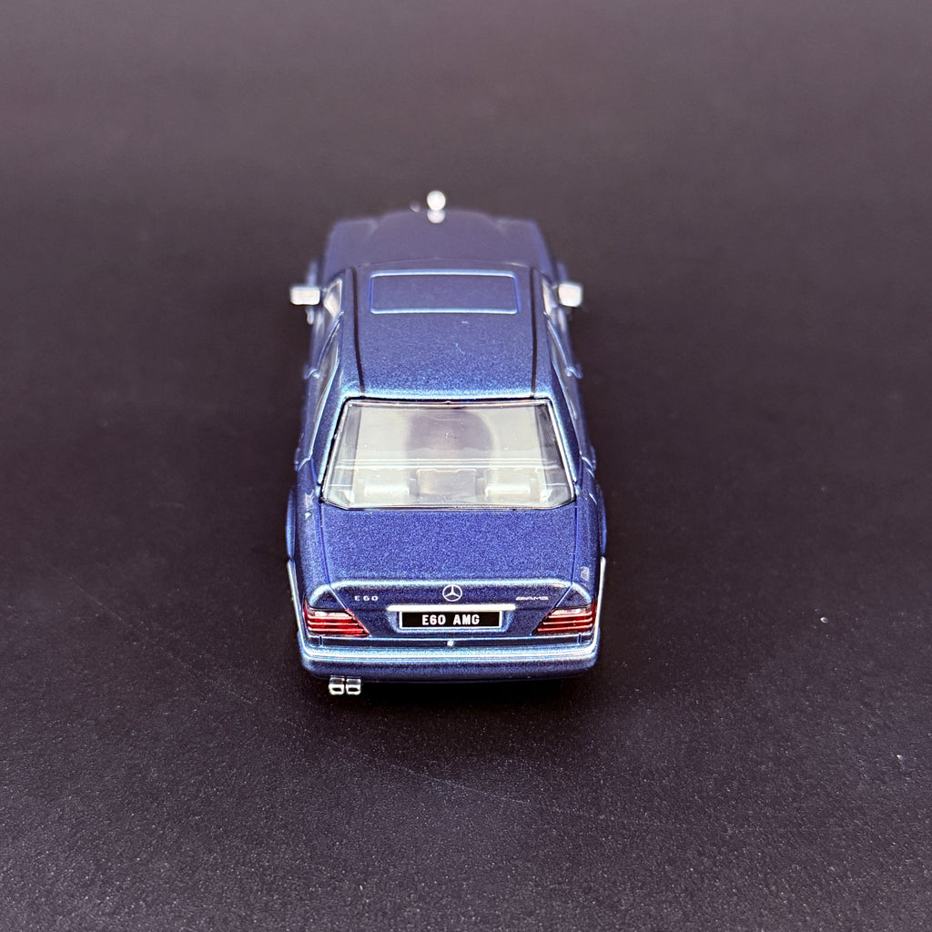 Mercedes-Benz E60 AMG (W124) 1994 – Blau Maßstab 1:43 von Solido