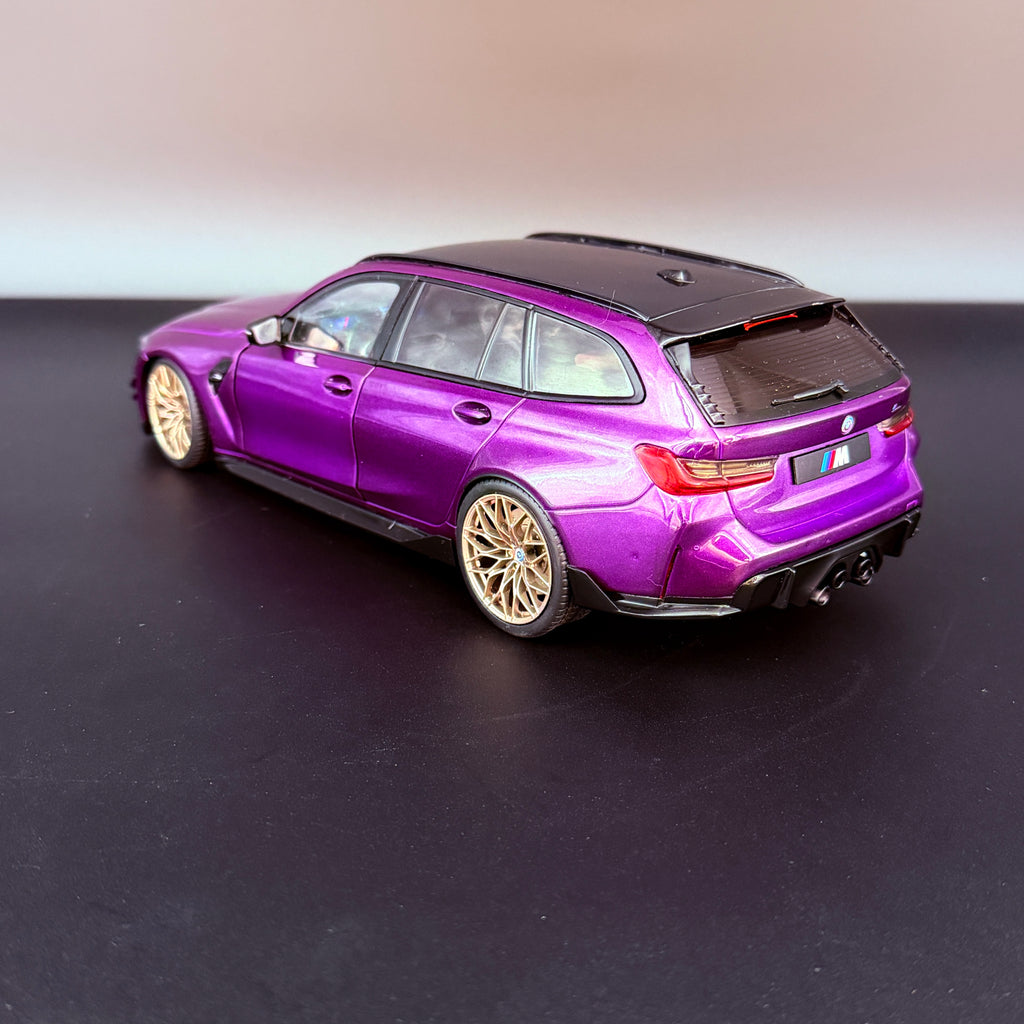 BMW M3 Competition M xDrive Touring 2024 – Twilight Purple Pearl Metallic Maßstab 1:18 von Solido