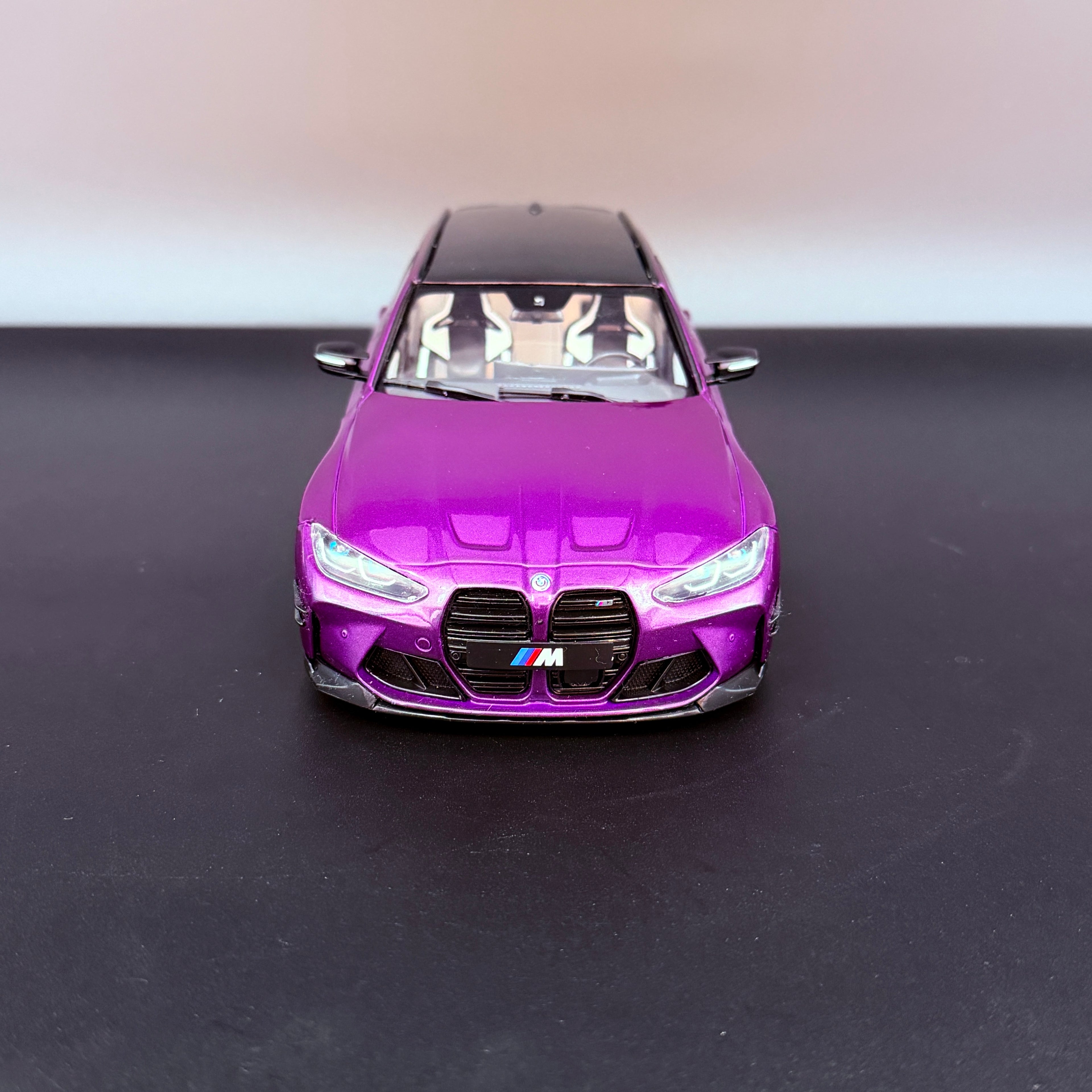 BMW M3 Competition M xDrive Touring 2024 – Twilight Purple Pearl Metallic Maßstab 1:18 von Solido
