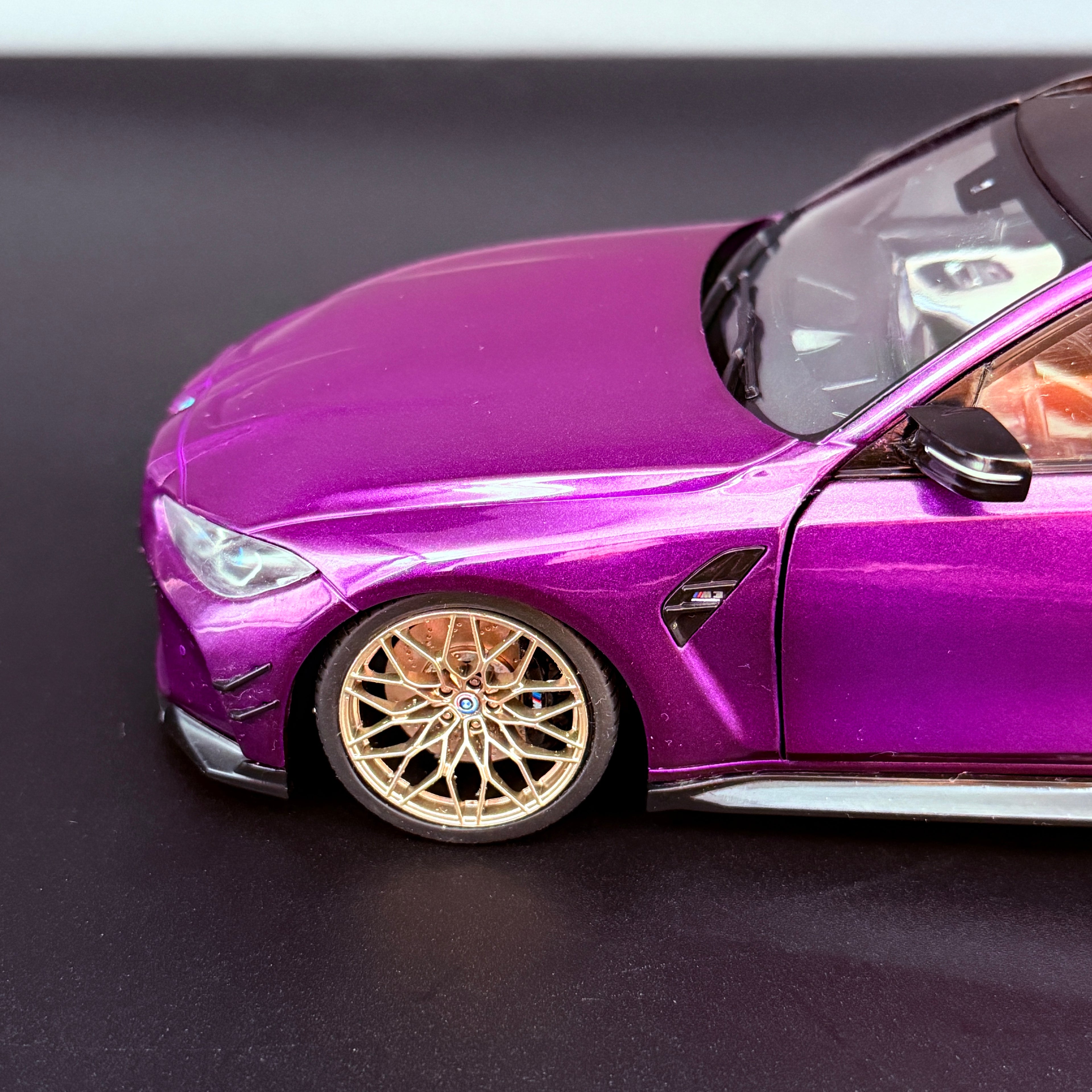 BMW M3 Competition M xDrive Touring 2024 – Twilight Purple Pearl Metallic Maßstab 1:18 von Solido