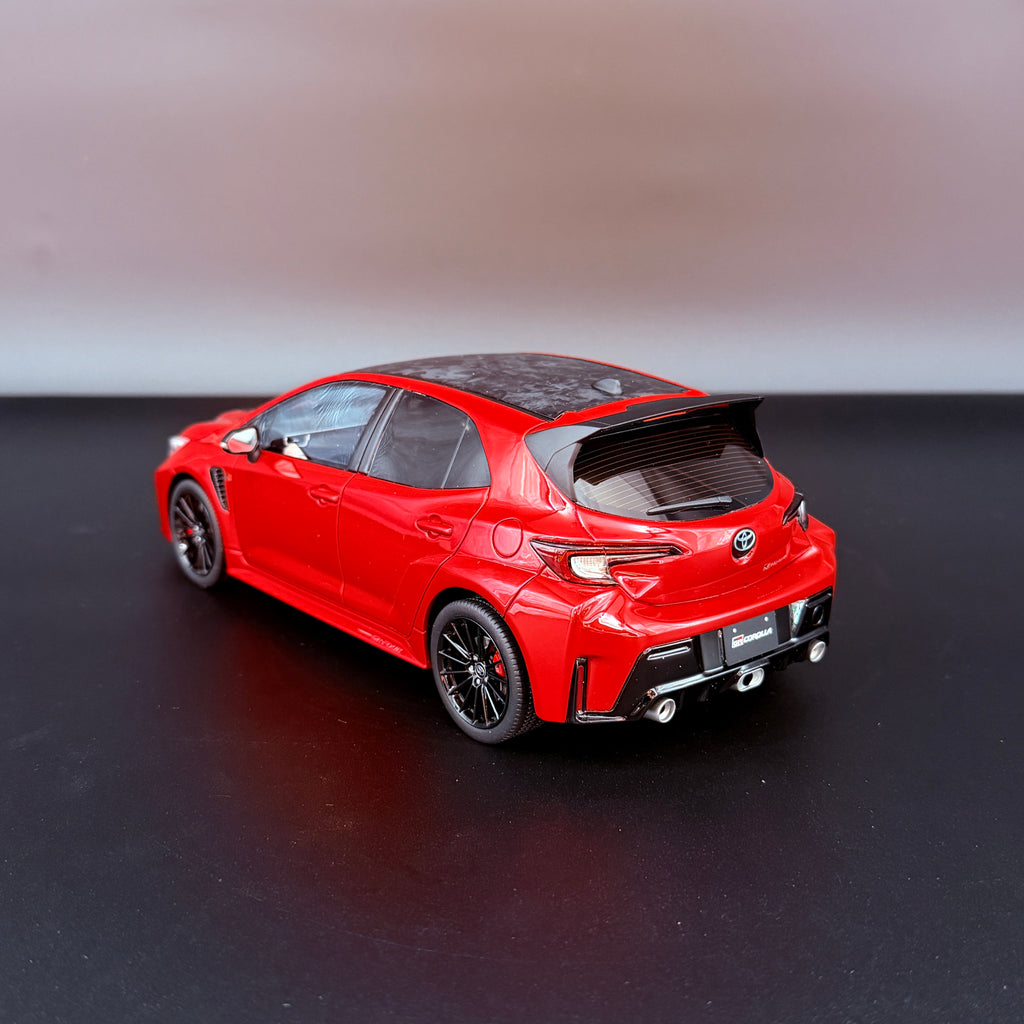 Toyota GR Corolla Circuit Edition 2022 – Supersonic Red im Maßstab 1:18 von OTTOmobile