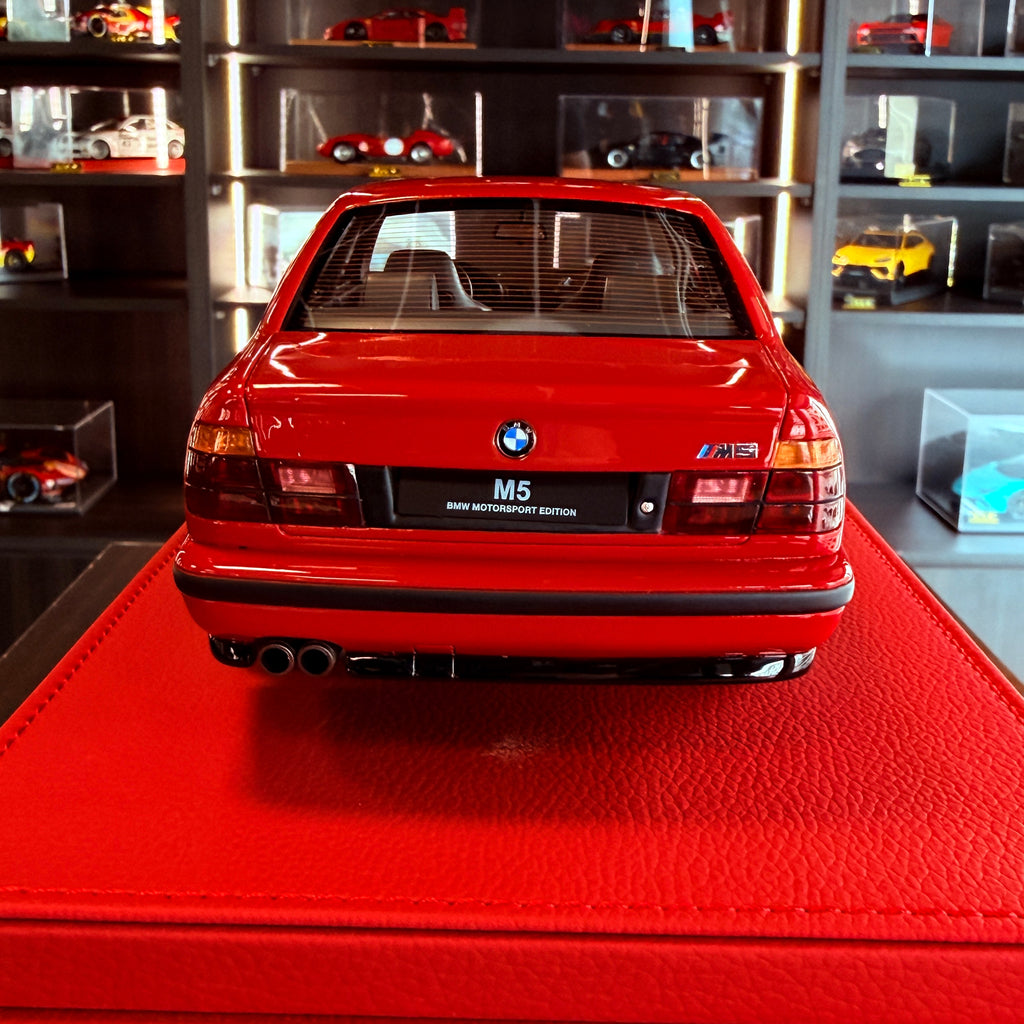 BMW Alpina B7 Turbo (E28) – Maßstab 1:18 von OTTOmobile