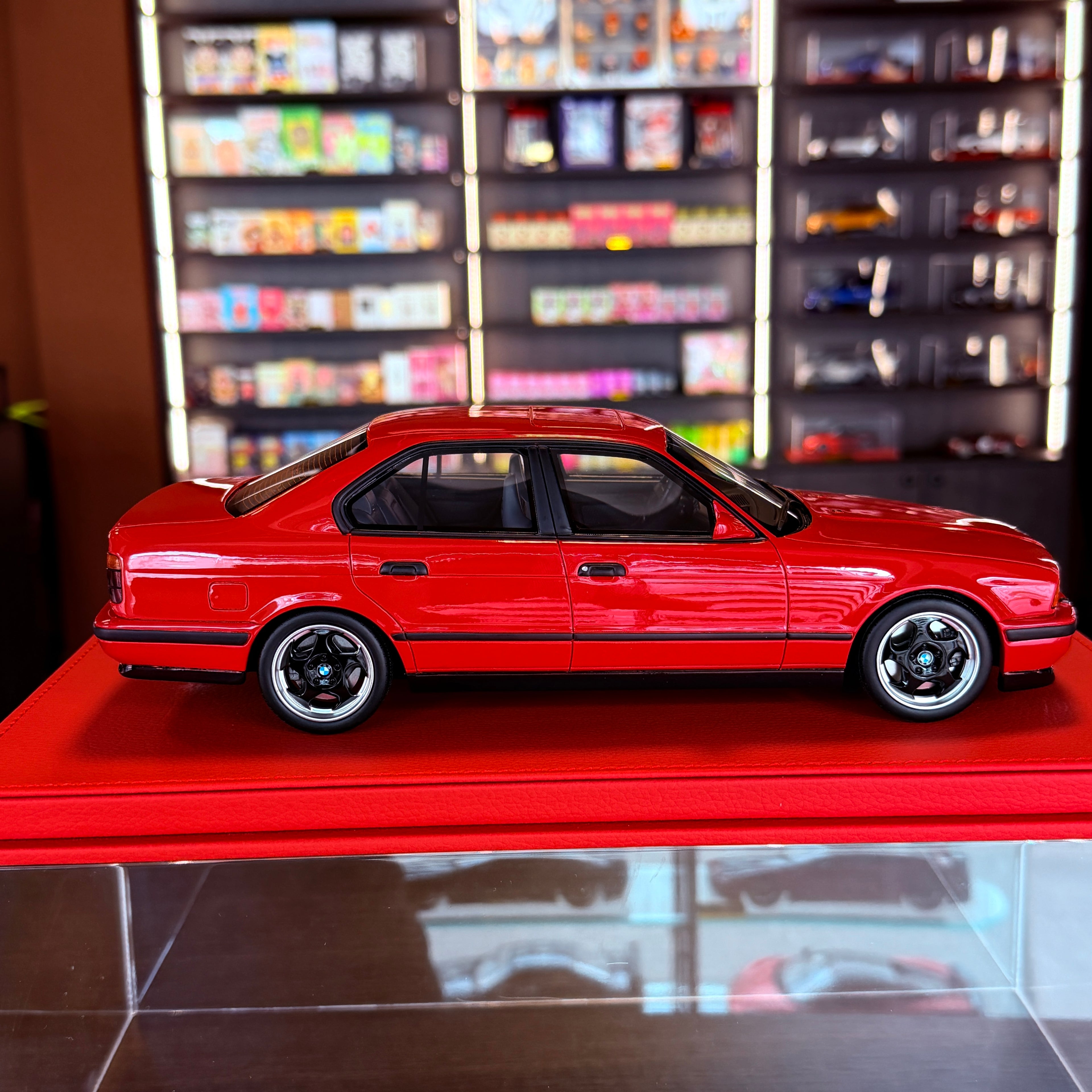 BMW Alpina B7 Turbo (E28) – Maßstab 1:18 von OTTOmobile