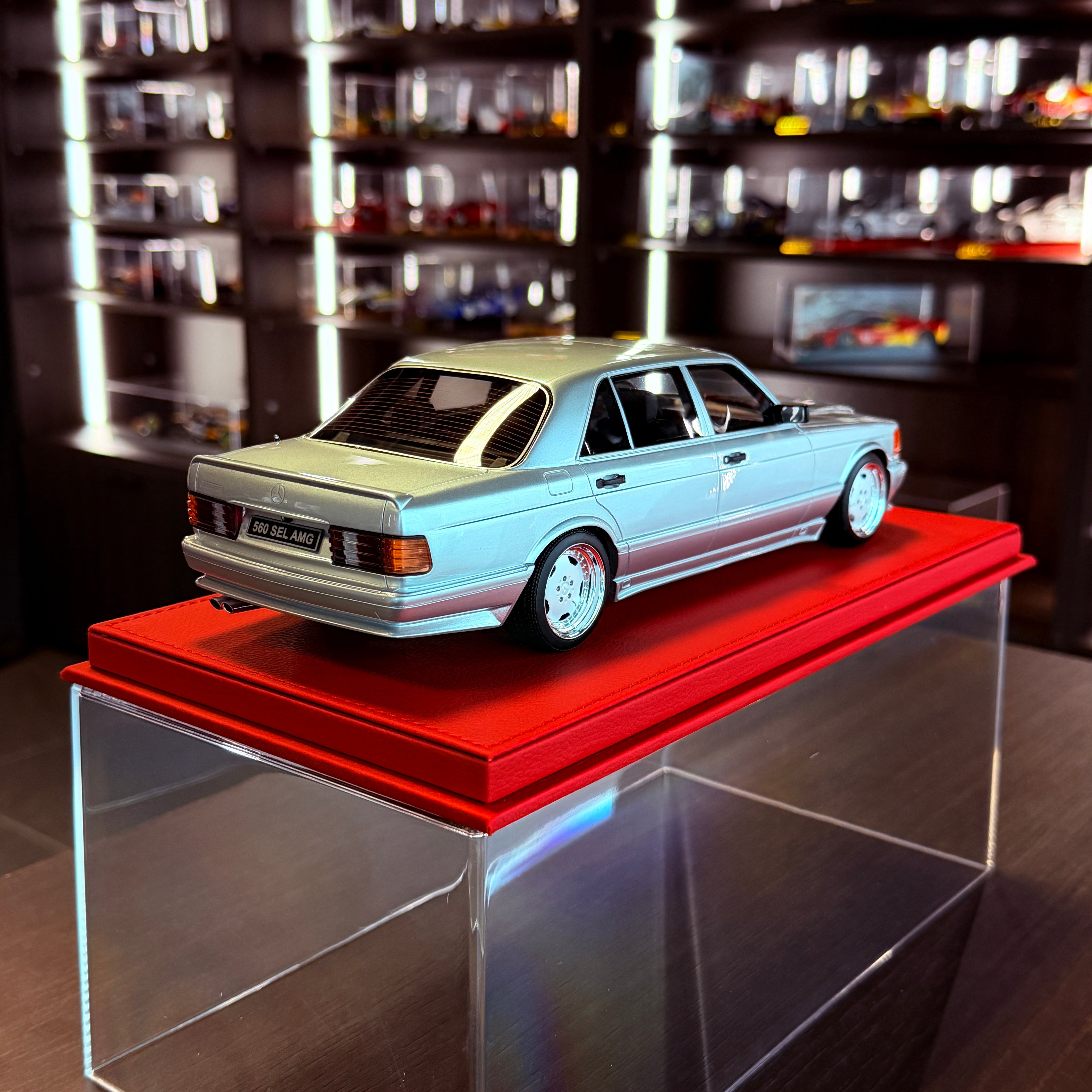 OTTO Mobile Mercedes-Benz 560 (W126) 6.0 SEL AMG – 1:18 Scale Model Car (Limited Edition)