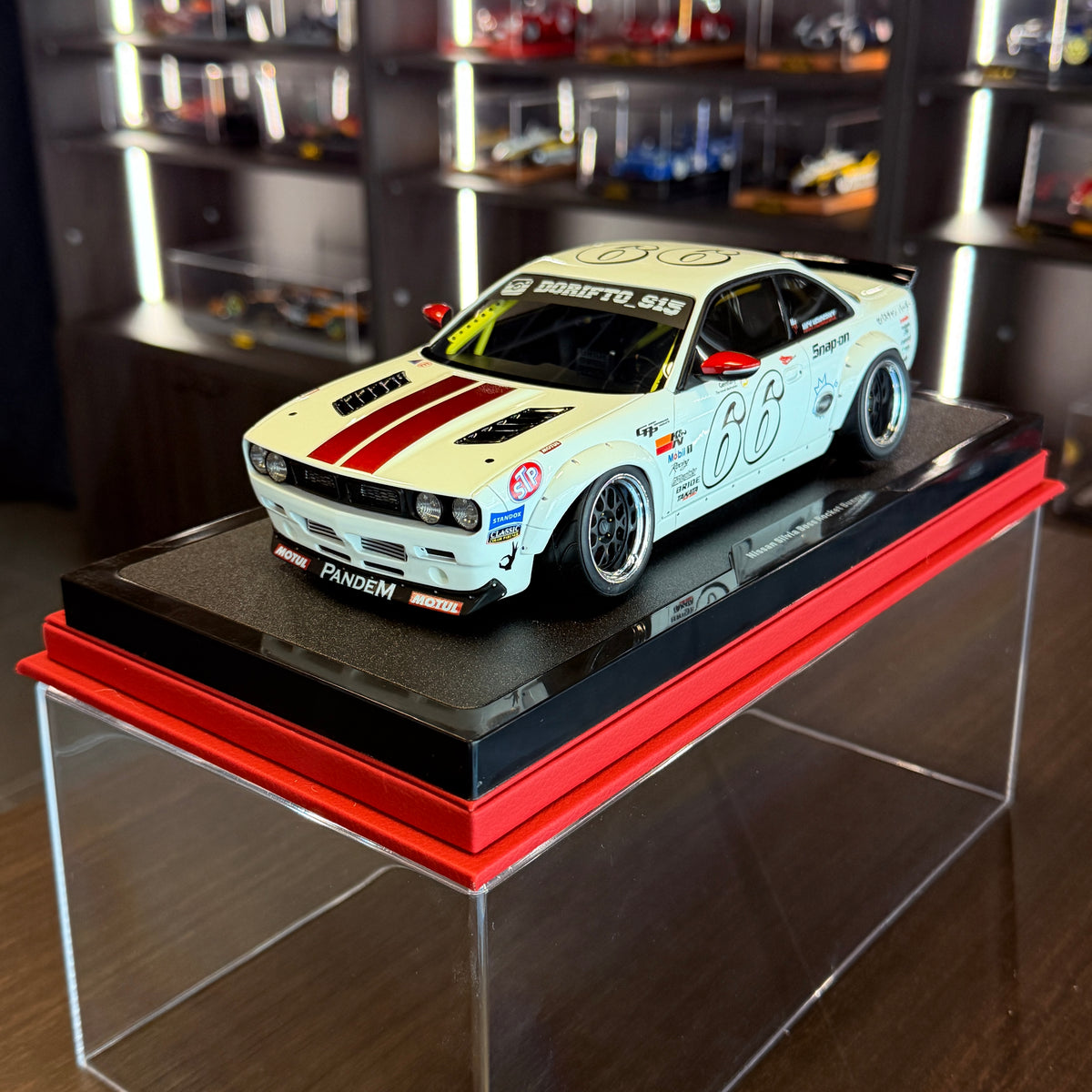 Nissan Silvia S14 Boss Rocket Bunny #66 Hvid 2024 1:18 fra OttOmobile