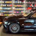 BMW M5 (E39) 2000 v černé metalíze Sapphire – 1:18 od OttOmobile