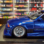 BMW E36 LTO Sedan Turbo od Khyzyla Saleema Avus Blue 2023 – 1:18 OttOmobile