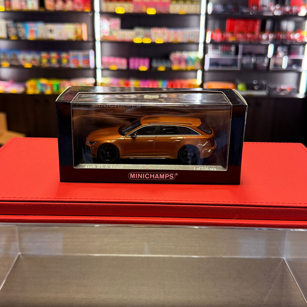 Audi RS 6 Avant (C8) 2019 hnědá metalíza 1:43 od Minichamps