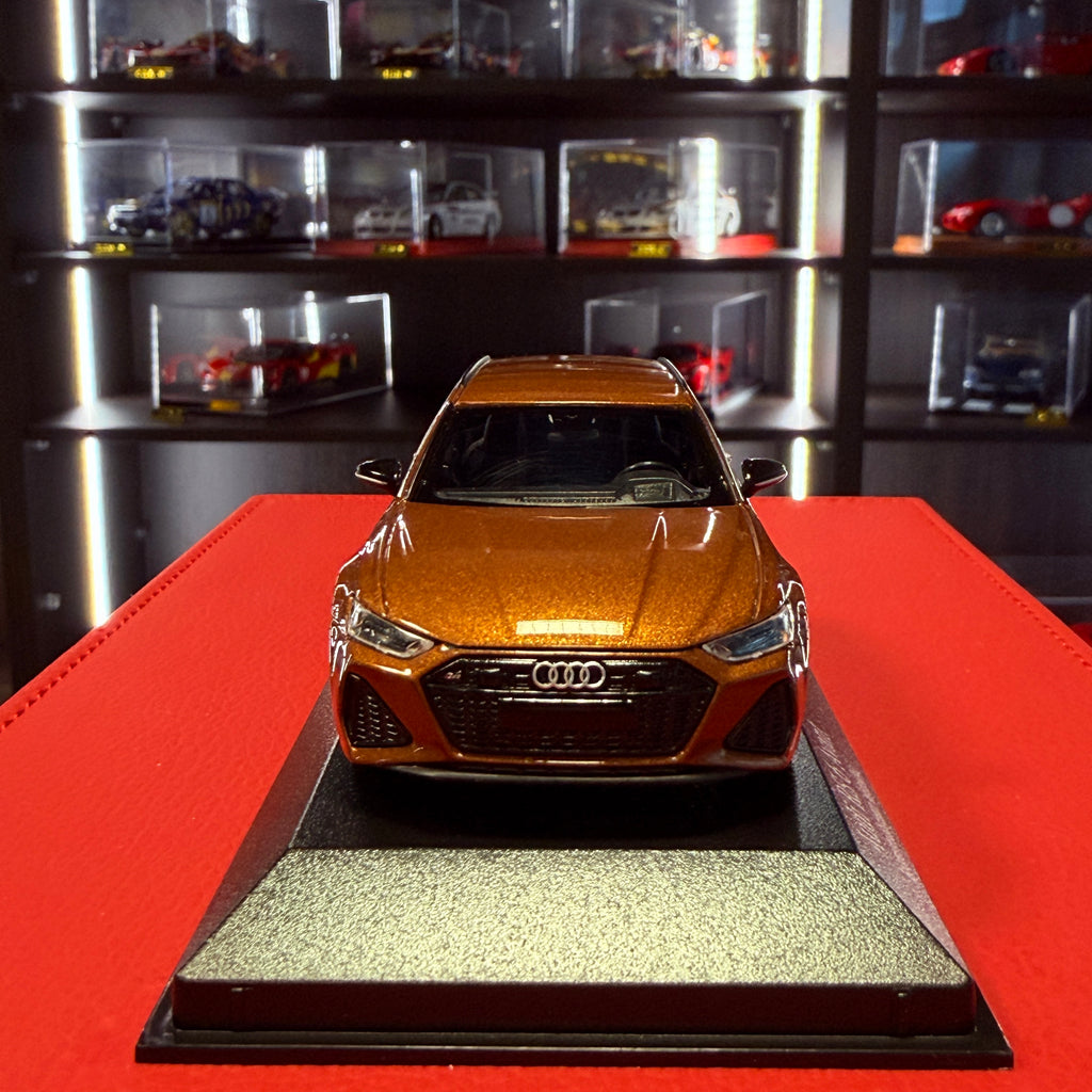 Audi RS 6 Avant (C8) 2019 hnědá metalíza 1:43 od Minichamps