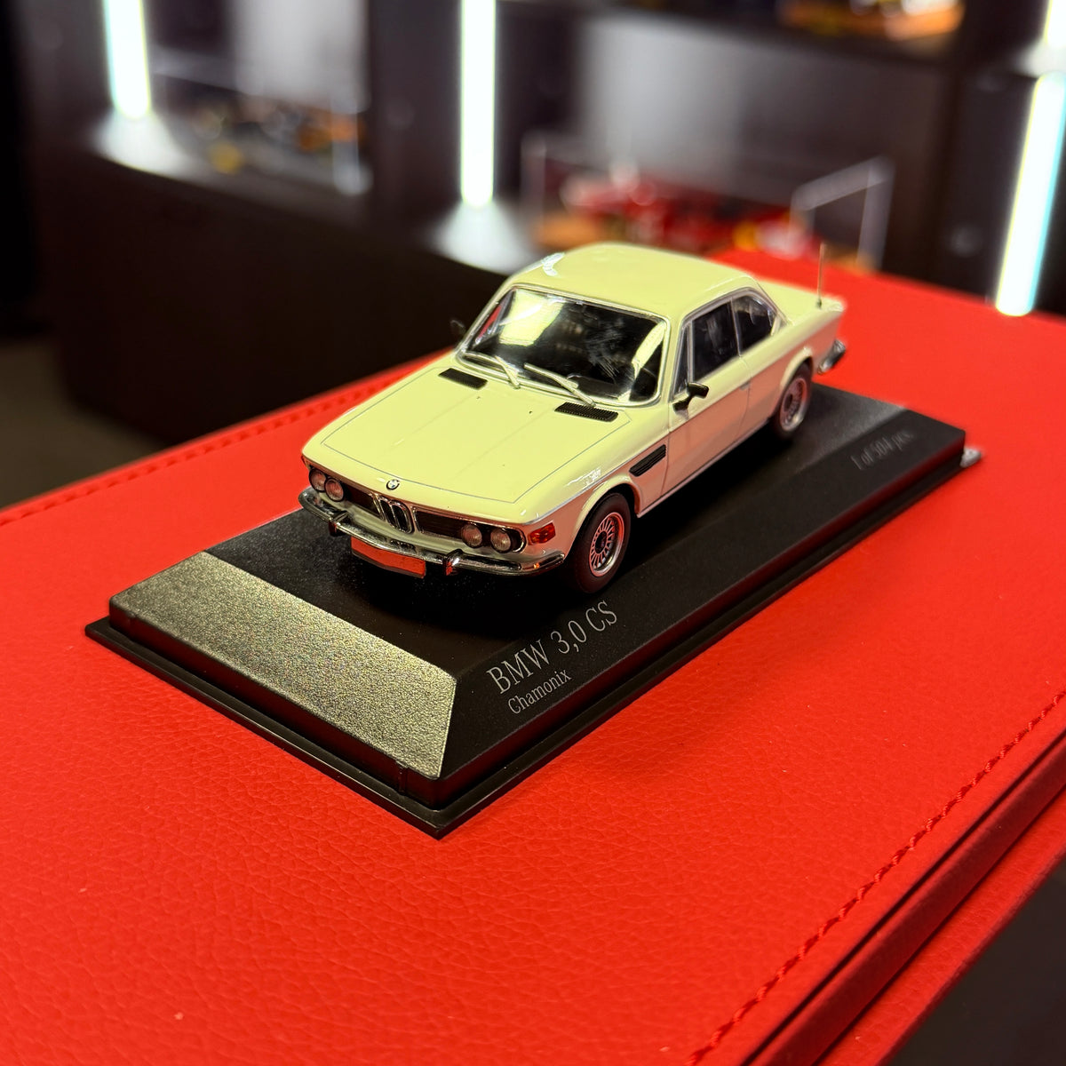 BMW 3.0 CS (E9) 1969 fehér 1:43, Minichamps