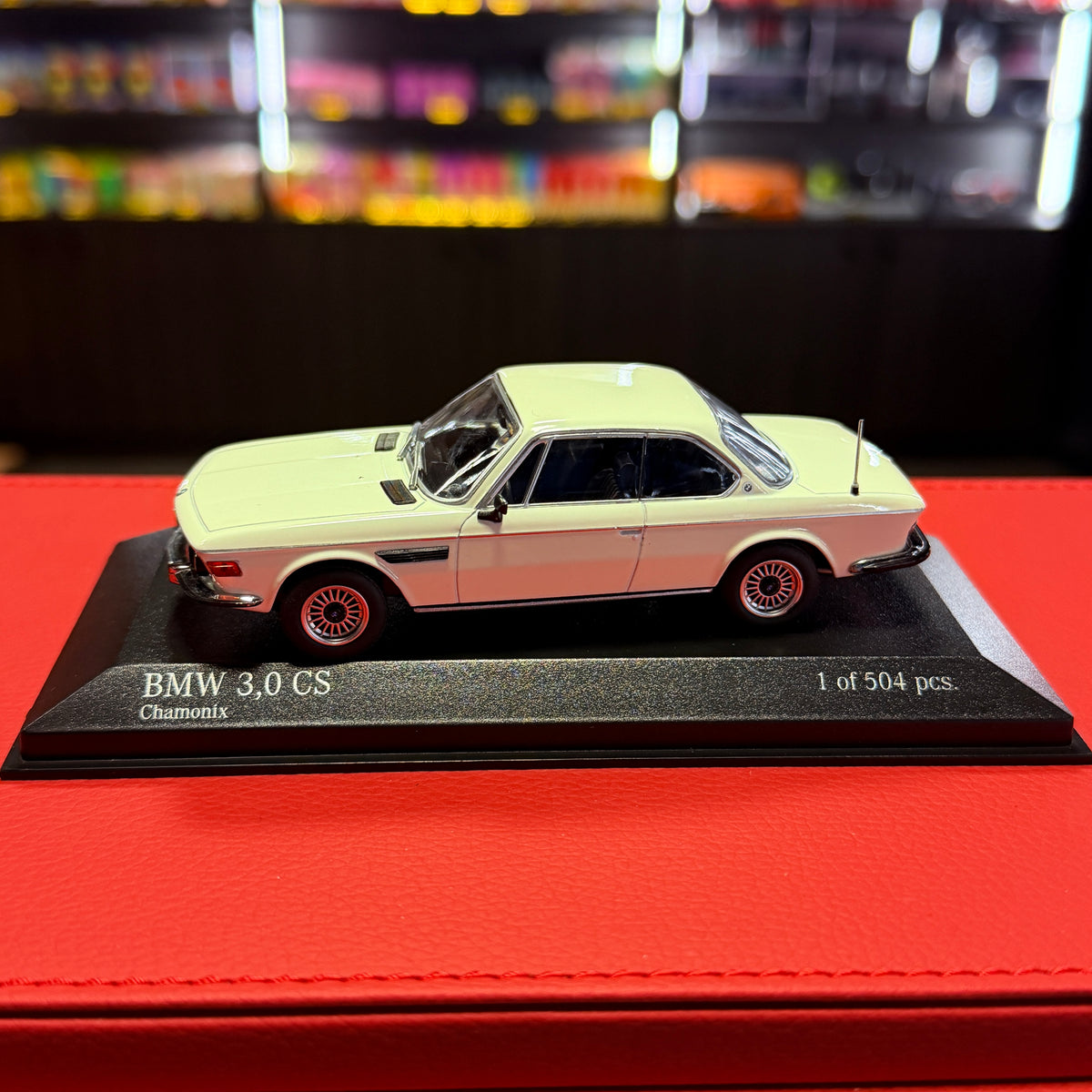 BMW 3.0 CS (E9) 1969 fehér 1:43, Minichamps