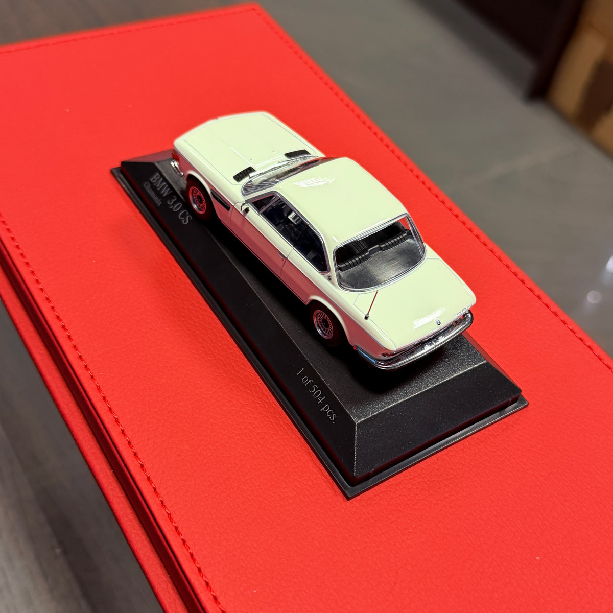 BMW 3.0 CS (E9) 1969 fehér 1:43, Minichamps