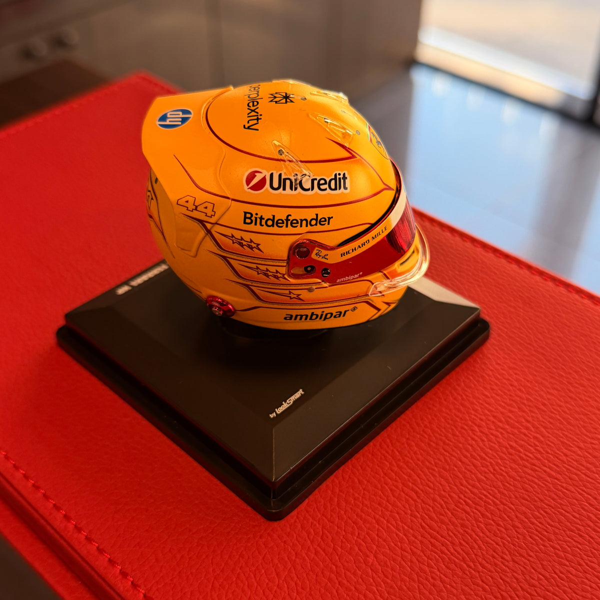 Lewis Hamilton Scuderia Ferrari HP 2026 Season Helmet – 1:5 Looksmart