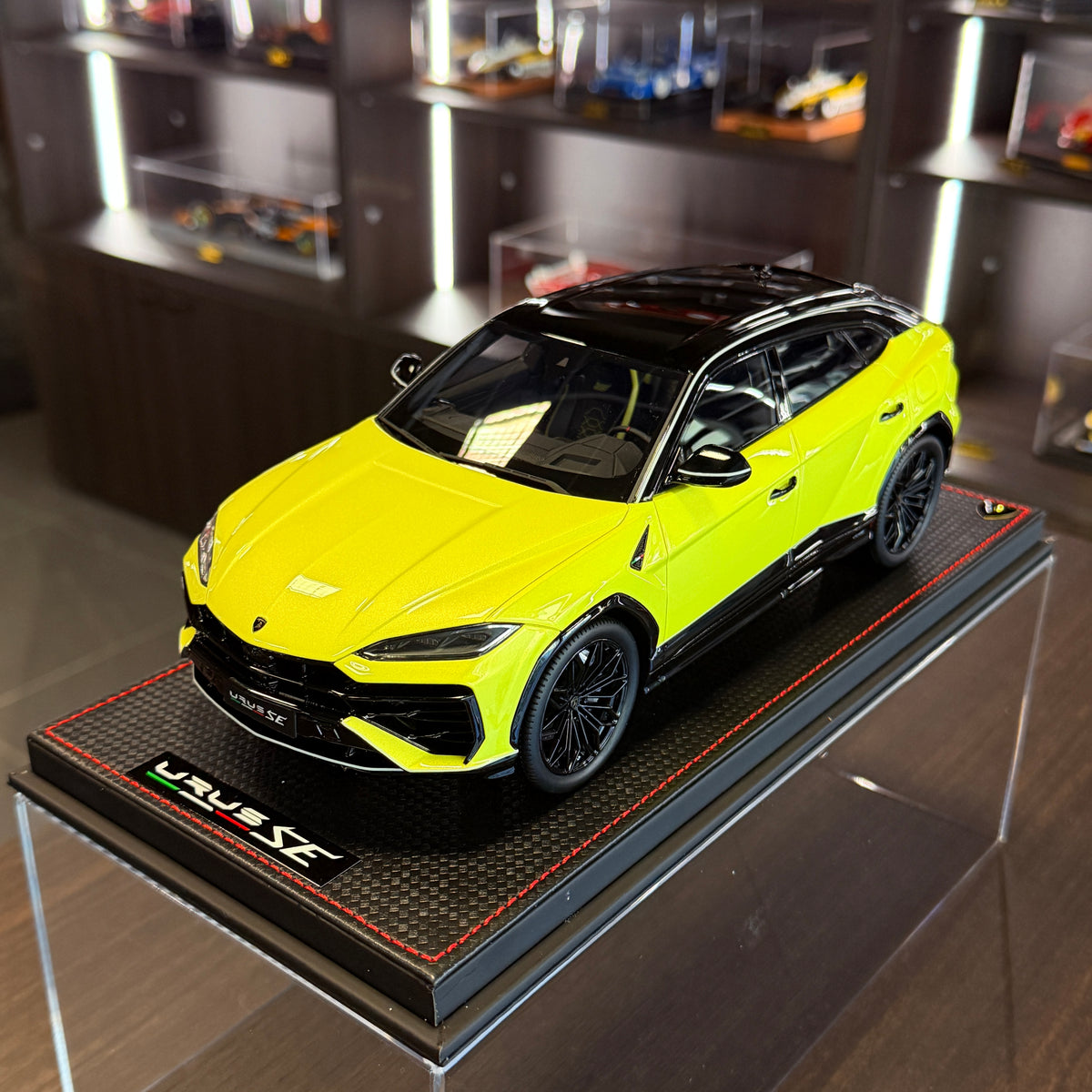 Lamborghini Urus SE Tettonero, Giallo Tenerife 1:18 MR Collectionilta