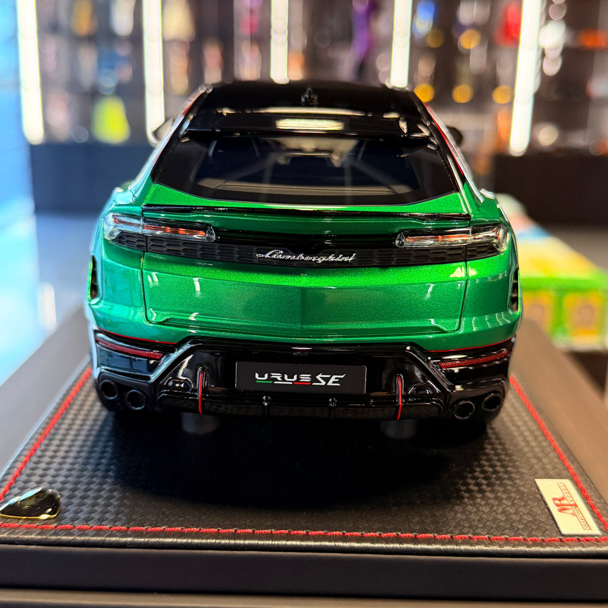 Lamborghini Urus SE Tettonero Verde Mercurius 1:18 par MR Collection