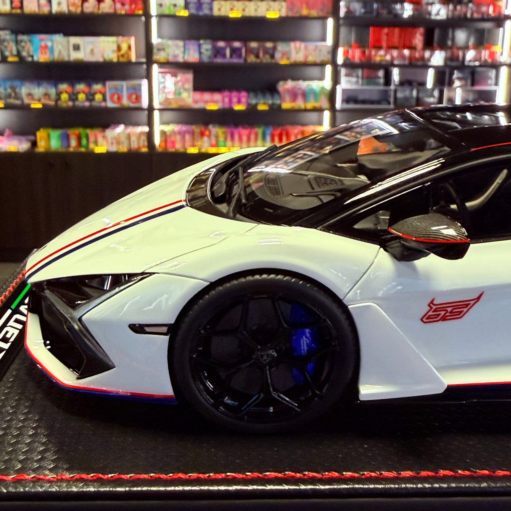 Lamborghini Revuelto NA63 Bianco Sideralis 1:18 | MR Collection