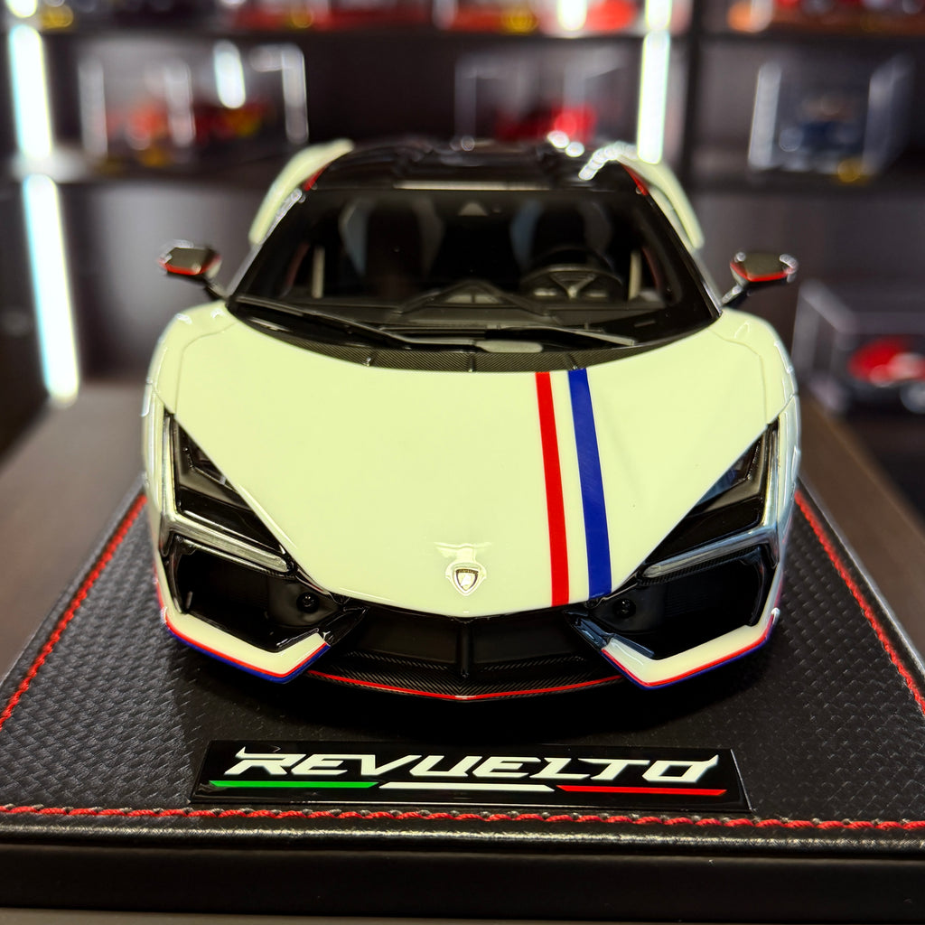 Lamborghini Revuelto NA63 Bianco Sideralis 1:18 | MR Collection