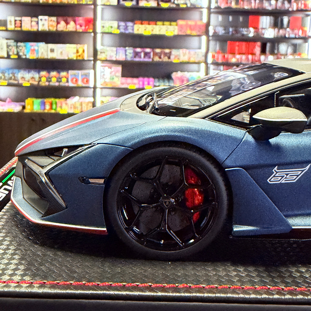 Lamborghini Revuelto NA63 Blu Marinus / Bianco 1:18 | MR Collection