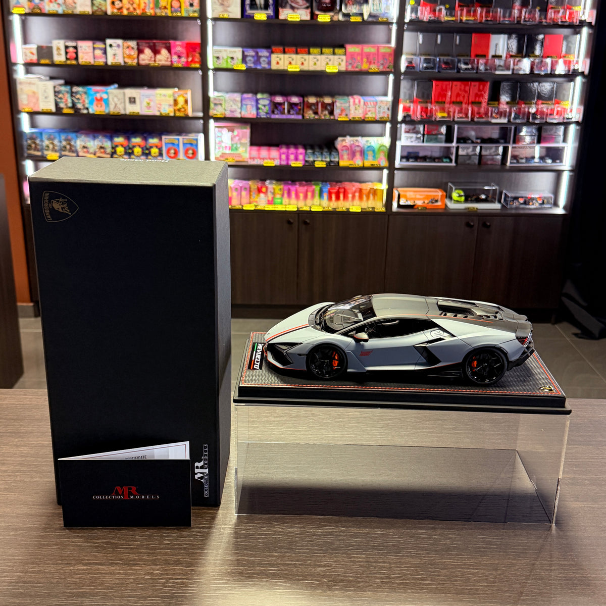 Lamborghini Revuelto NA63 šedá Acheso 1:18 | MR Collection