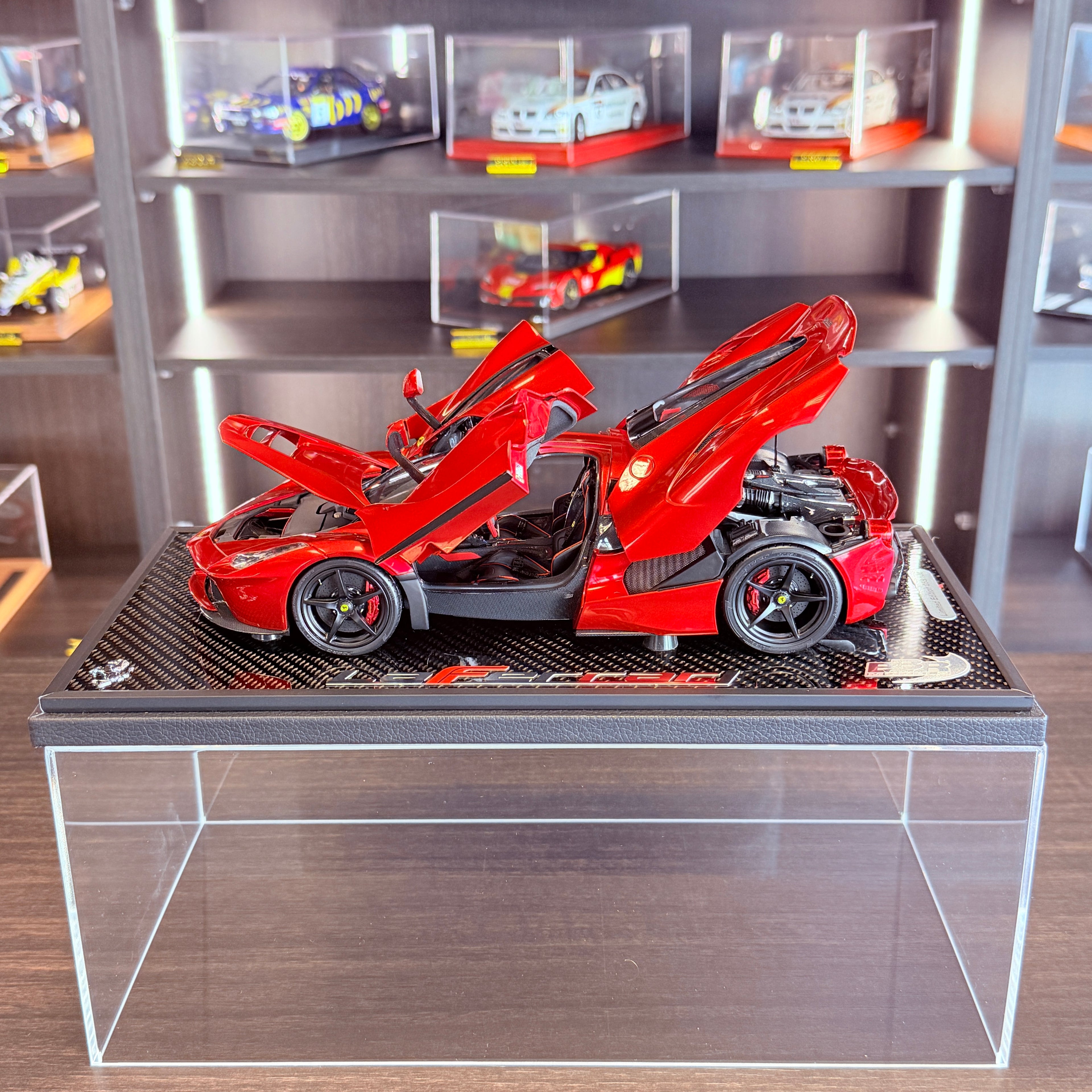 1 18 BBR Ferrari LaFerrari Dubai Violett/Viola Vio 2012