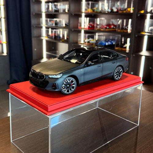 BMW i5 2023 Matt Grey – MINICHAMPS