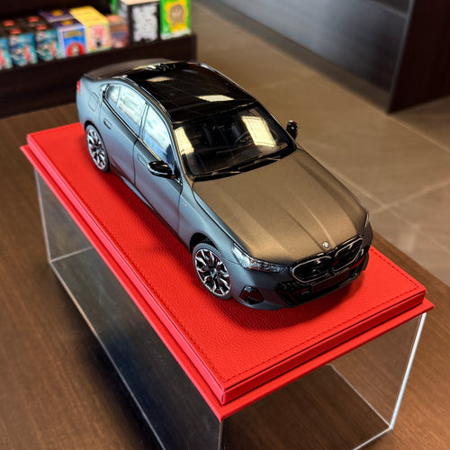 BMW i5 2023 Matt Grey – MINICHAMPS – view 2