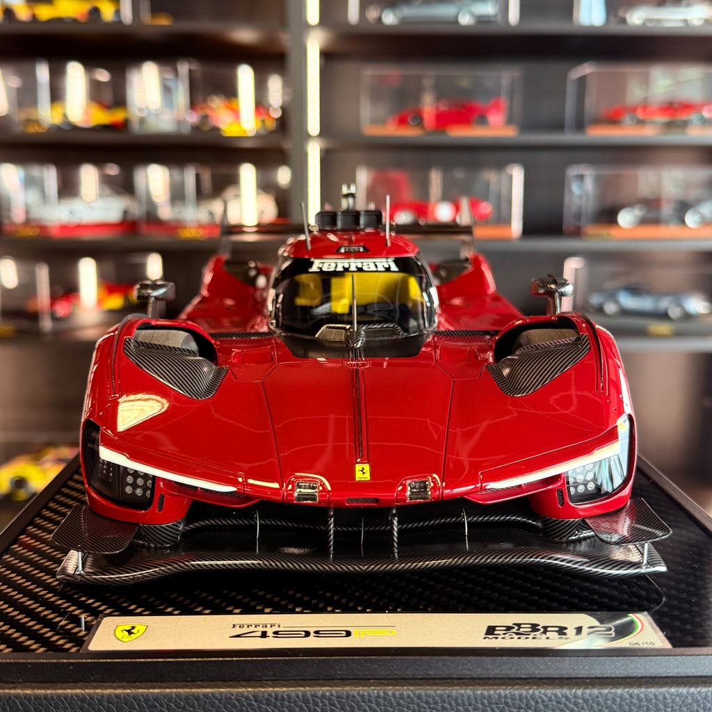 Modellauto BBR Models 1/12 Ferrari 812 Competizione Yellow Stripe Rosso Corsa 322