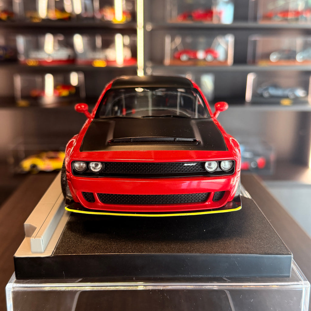 Dodge Challenger SRT Demon 2023 Tor Red | 1:18 Scale by Solido