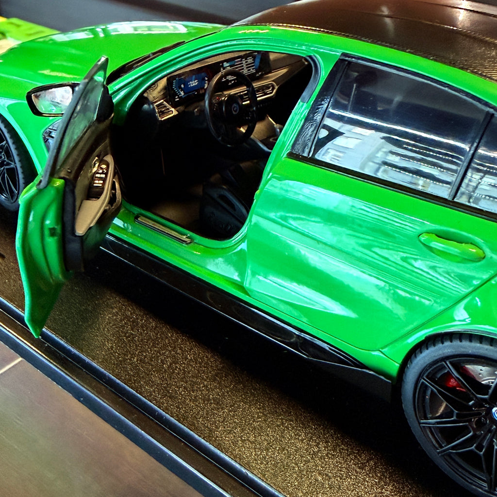 „BMW M3“ su našumo dalimis, „Signal Green“, 2024 m., 1:18 mastelio, Solido