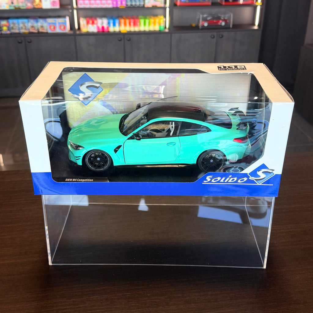BMW M4 Performance Parts kiegészítőkkel, Mint Green, 2024, 1:18 méretarányban – Solido