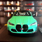 BMW M4 Performance Parts kiegészítőkkel, Mint Green, 2024, 1:18 méretarányban – Solido