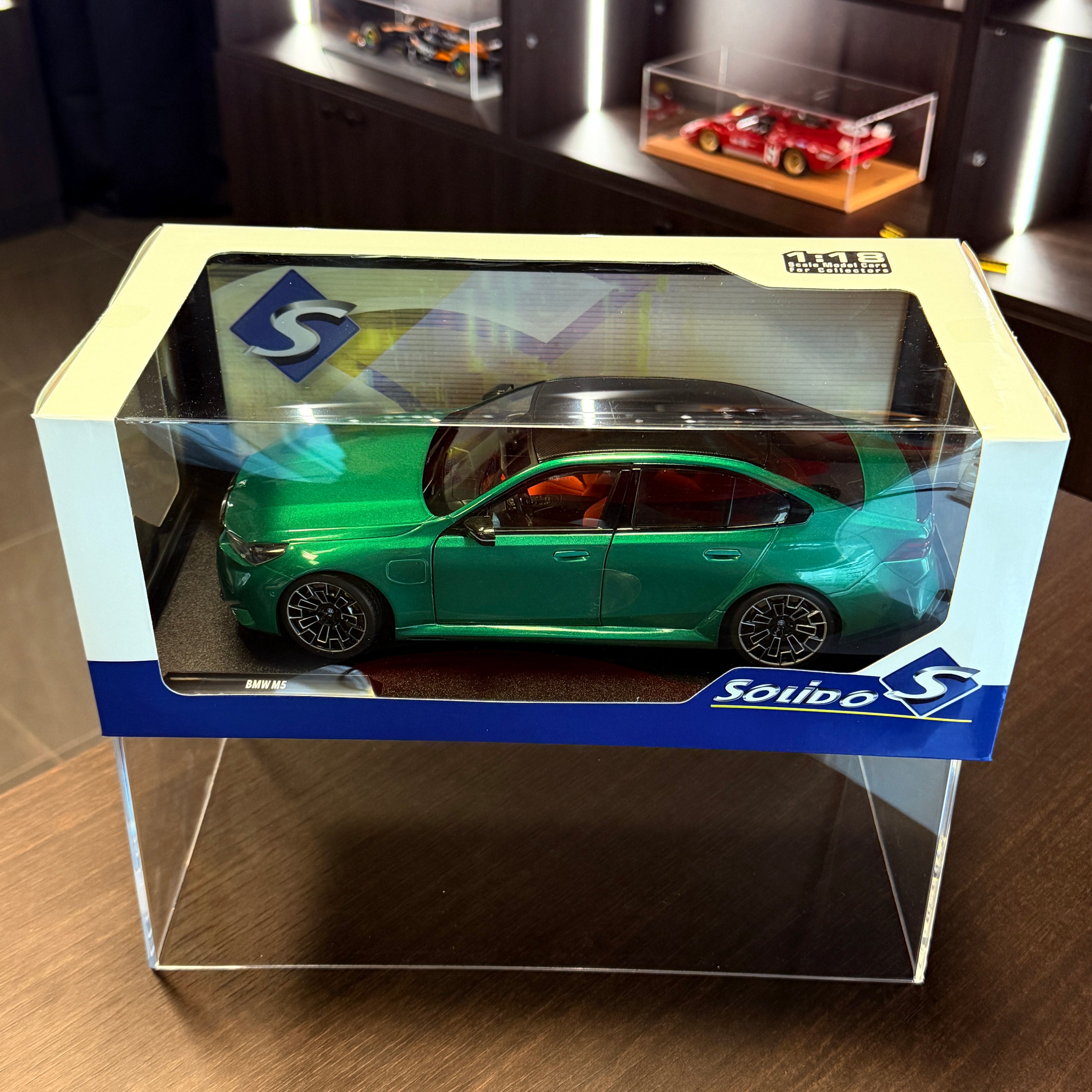 BMW M5 Isle of Man Green 2025, mierka 1:18 od Solido