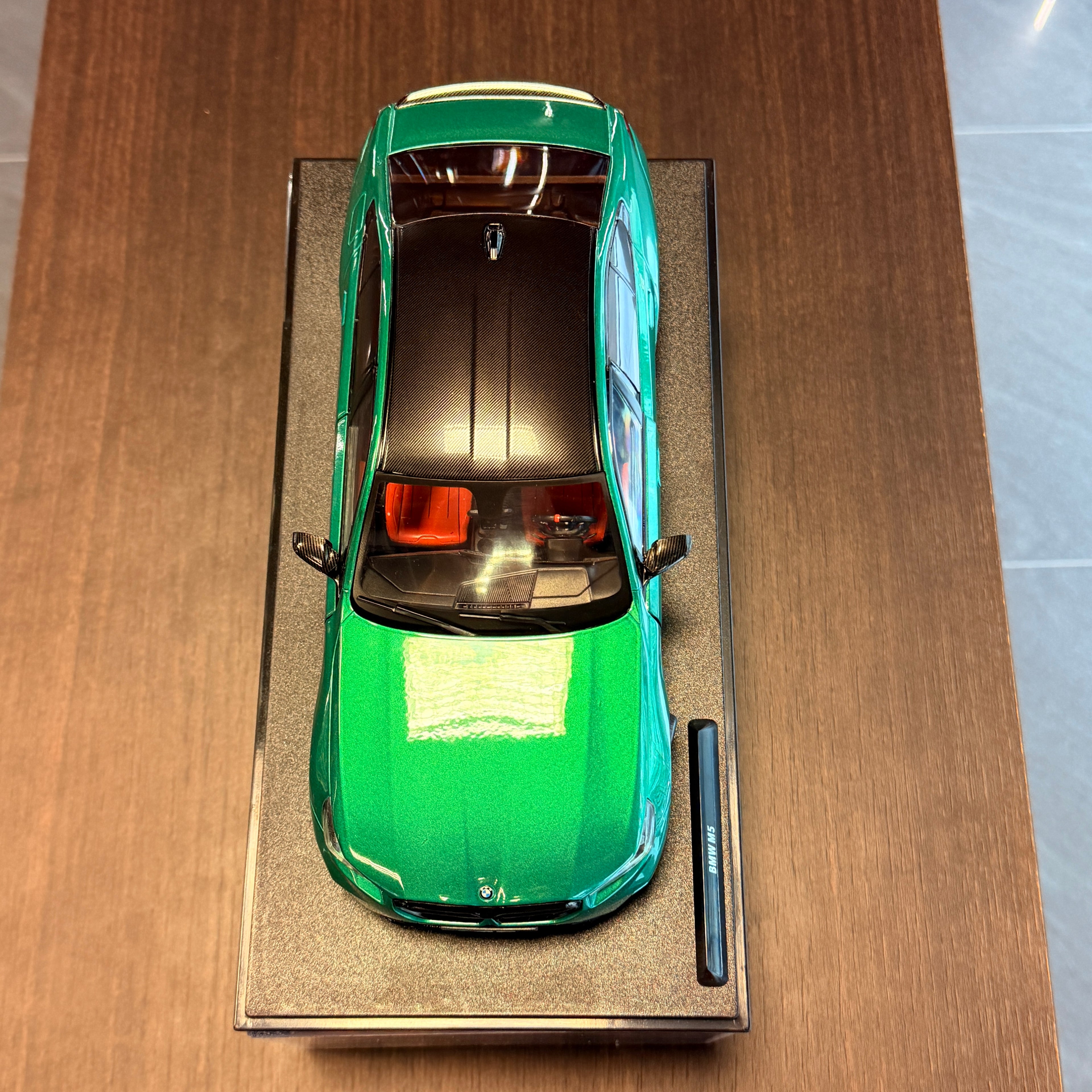 BMW M5 Isle of Man Green 2025, mierka 1:18 od Solido