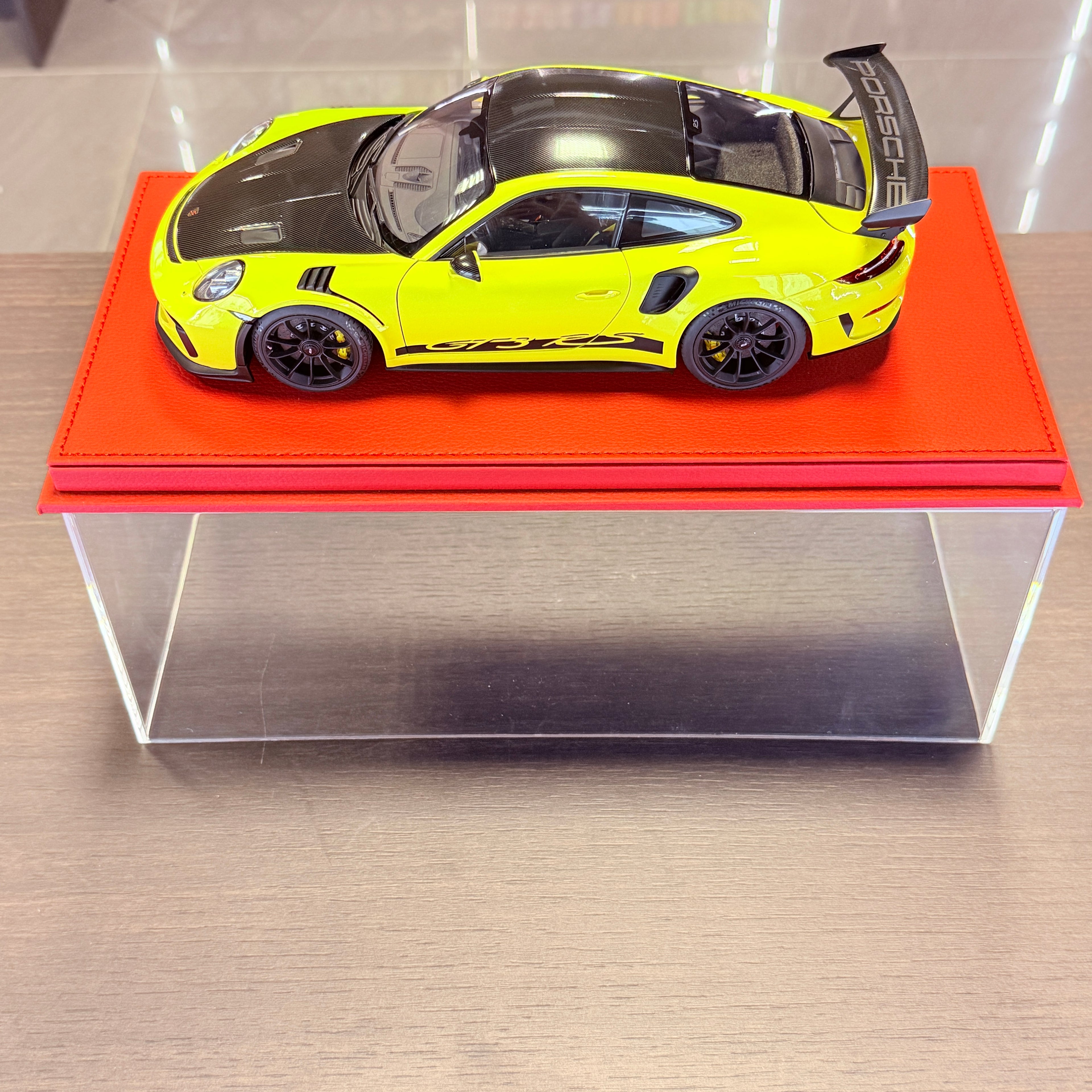 Porsche 911 (991.2) GT3 RS Weissach Package Racing Yellow – 1:18 Scale Model Car by AUTOart