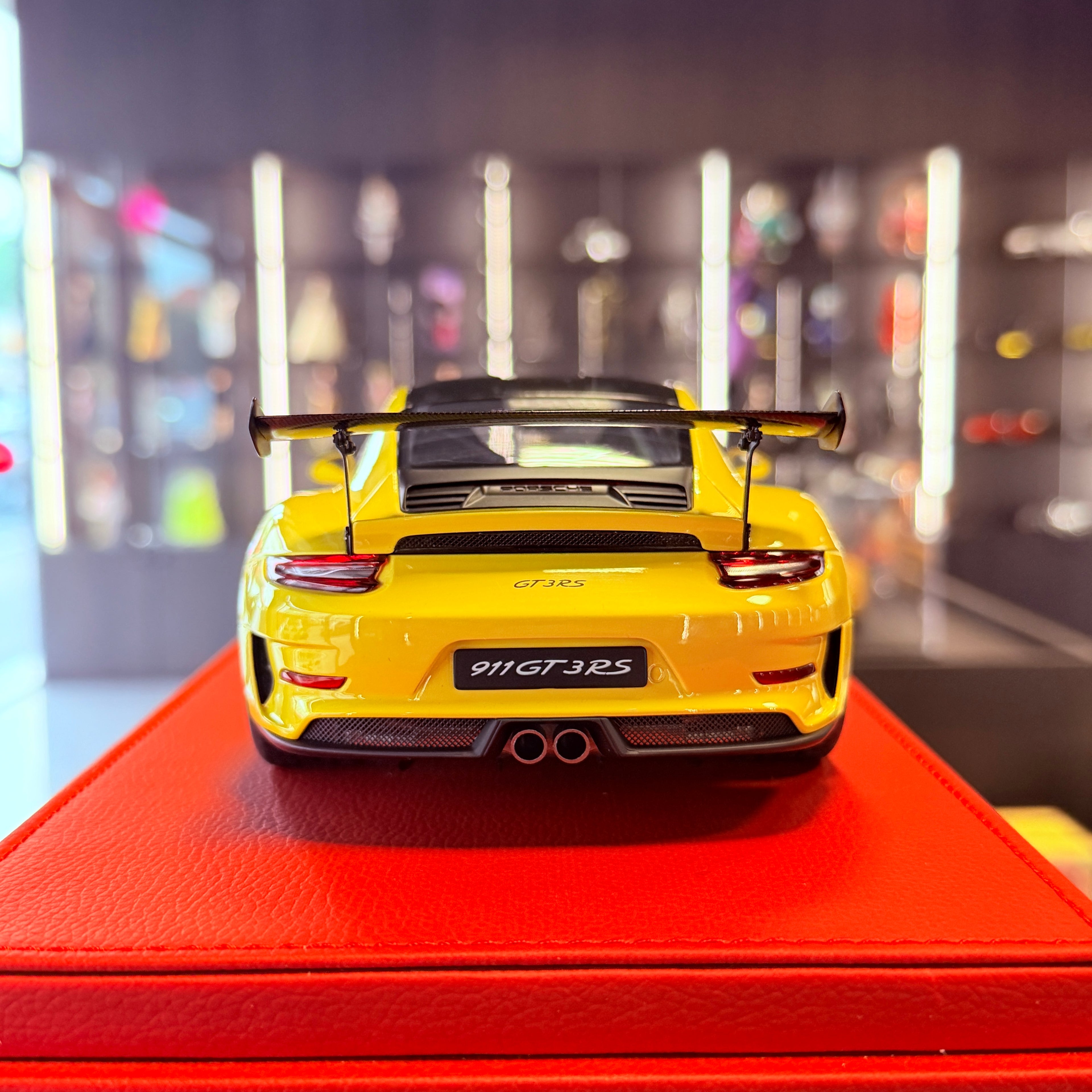 Porsche 911 (991.2) GT3 RS с пакет Weissach Racing Yellow – мащабен модел автомобил в мащаб 1:18 от AUTOart
