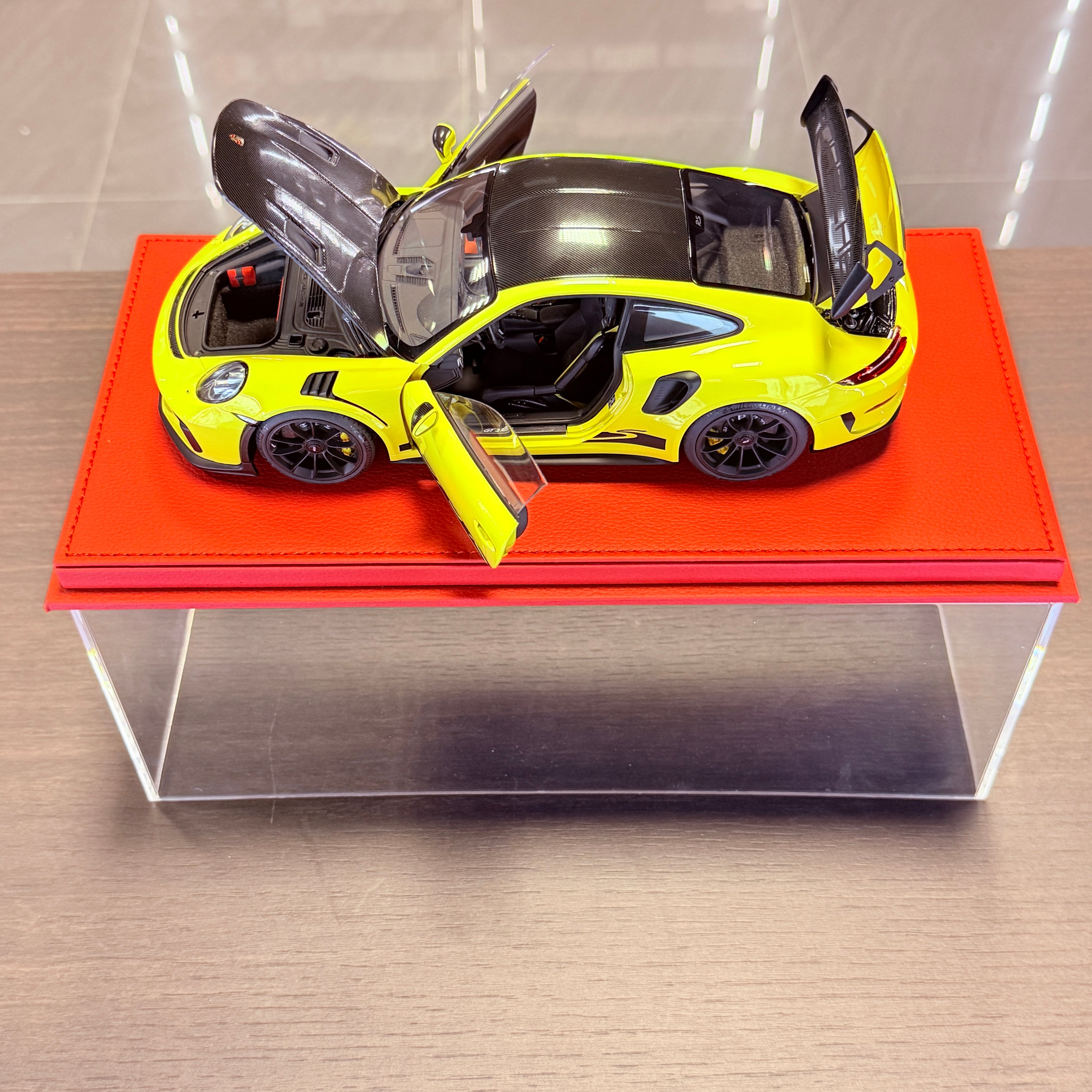 Porsche 911 (991.2) GT3 RS с пакет Weissach Racing Yellow – мащабен модел автомобил в мащаб 1:18 от AUTOart