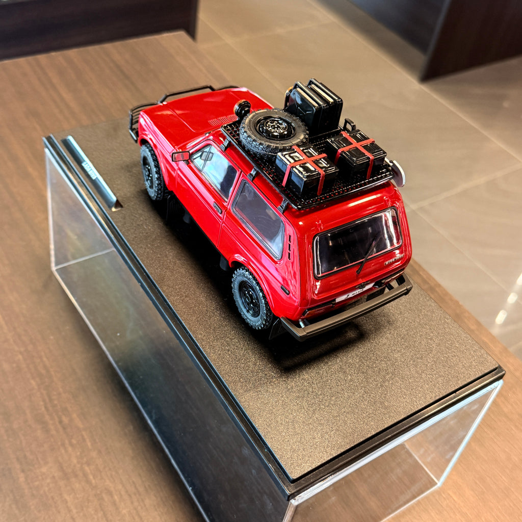 Lada Niva Red 1980, scară 1:18, de Solido