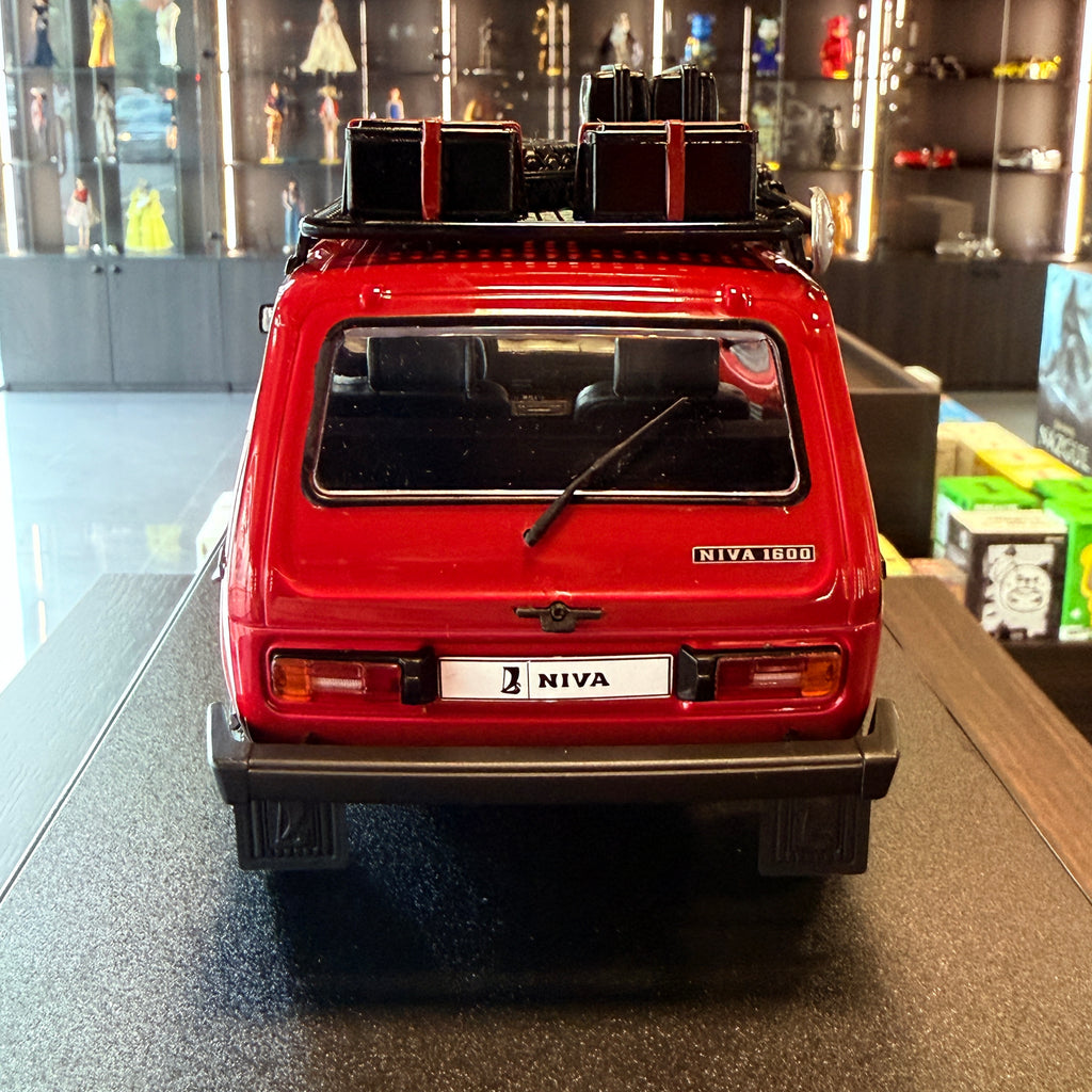 Lada Niva Red 1980, scară 1:18, de Solido