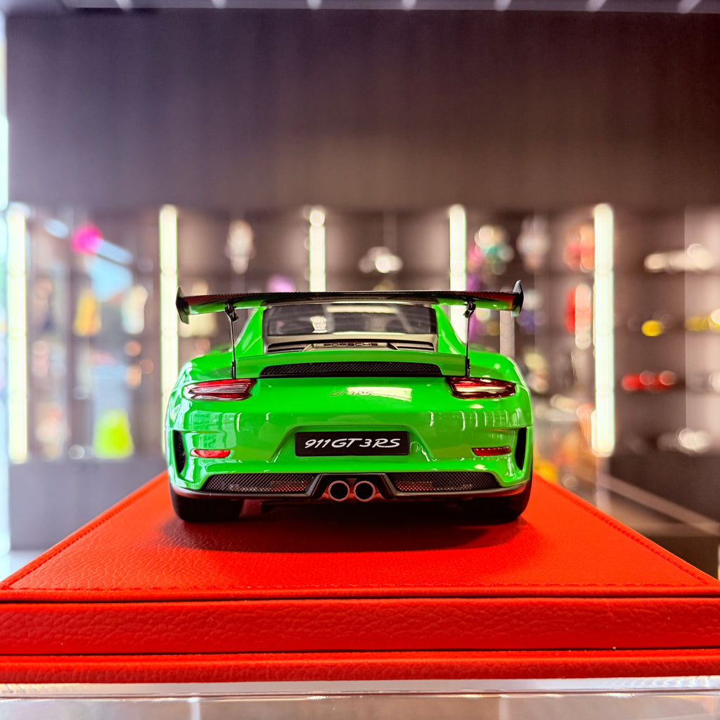 Porsche 911 (991.2) GT3 RS Weissach-paketet Lizard Green – bilmodell i skala 1:18 från AUTOart
