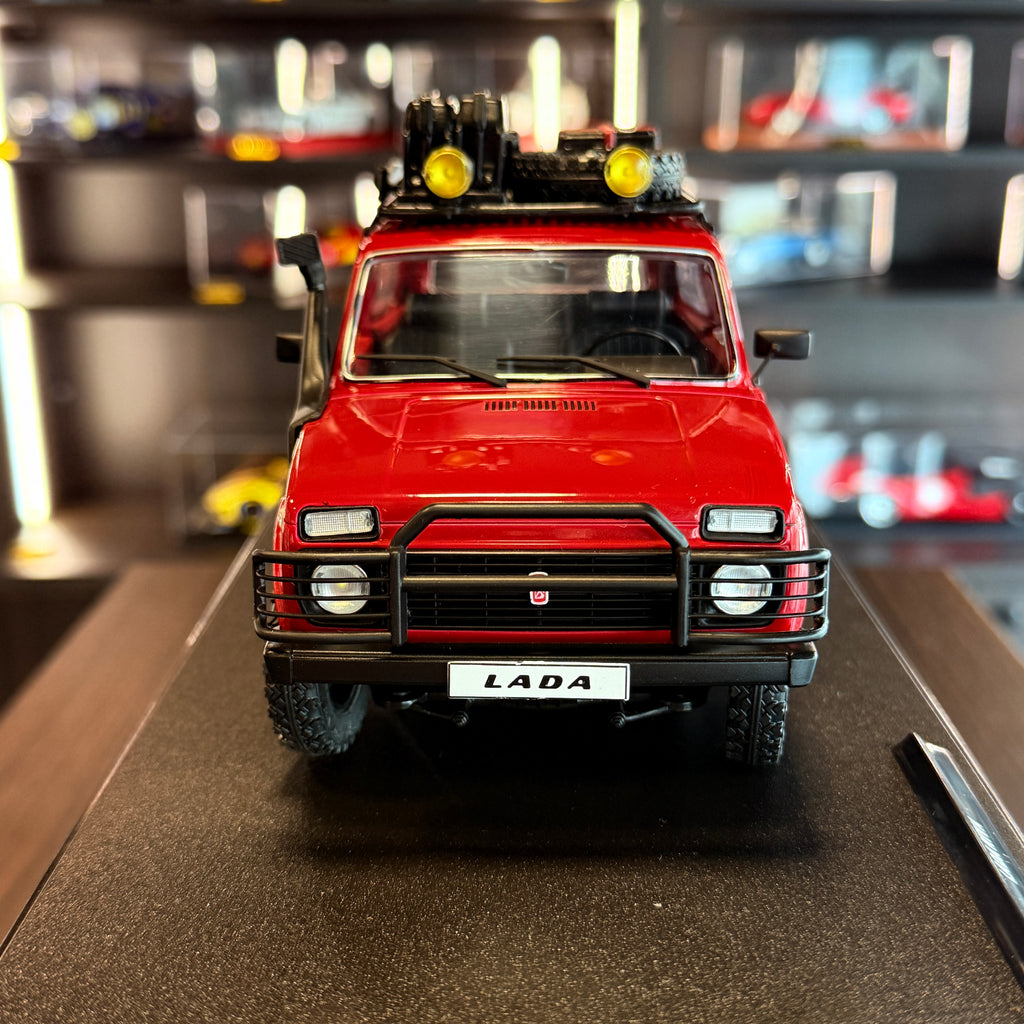 Lada Niva Red 1980, scară 1:18, de Solido