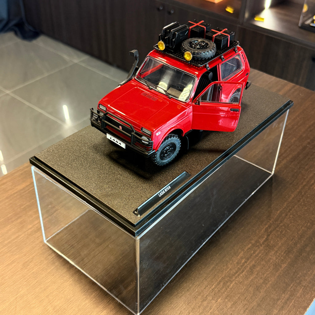 Lada Niva Red 1980, scară 1:18, de Solido