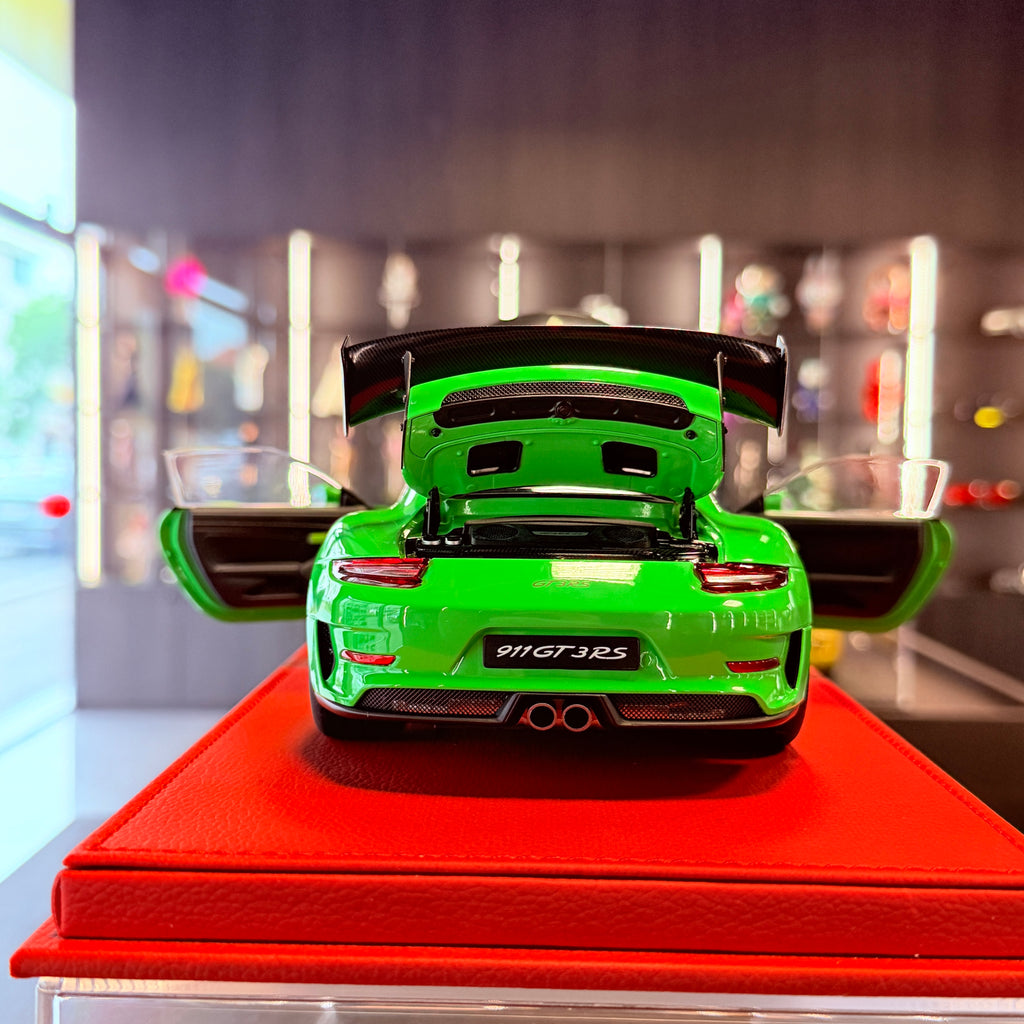 Porsche 911 (991.2) GT3 RS Weissach-paketet Lizard Green – bilmodell i skala 1:18 från AUTOart