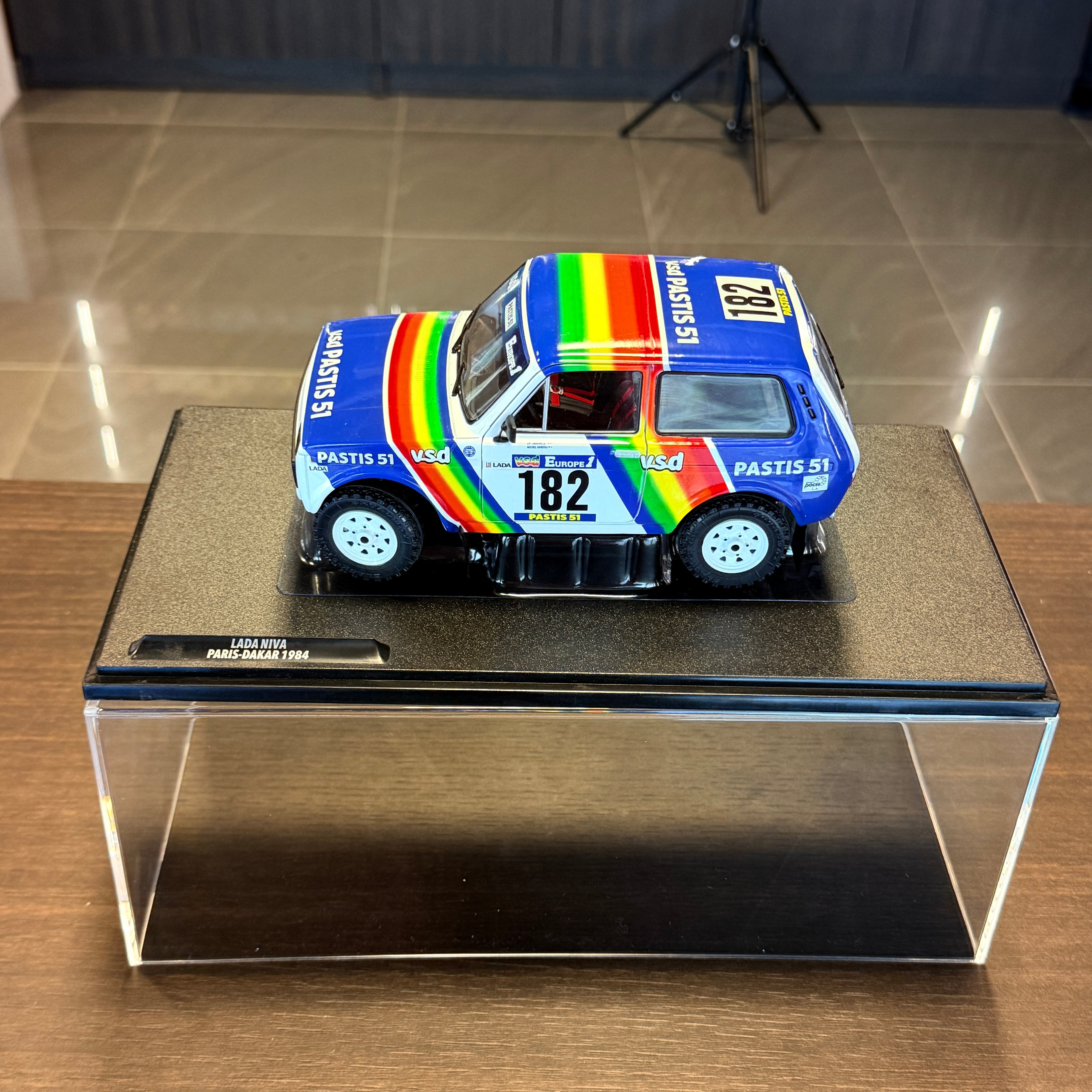 Lada Niva Paris-Dakar 1984 Jabouille / Sardou č. 182, mierka 1:18 od Solido