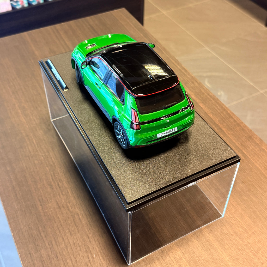 Renault 5 E-Tech Vert Pop 2024, skala 1:18 fra Solido