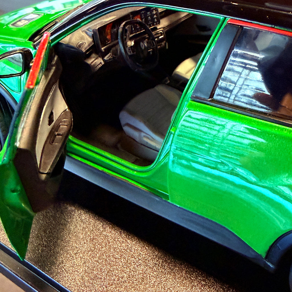 Renault 5 E-Tech Vert Pop 2024, skala 1:18 fra Solido