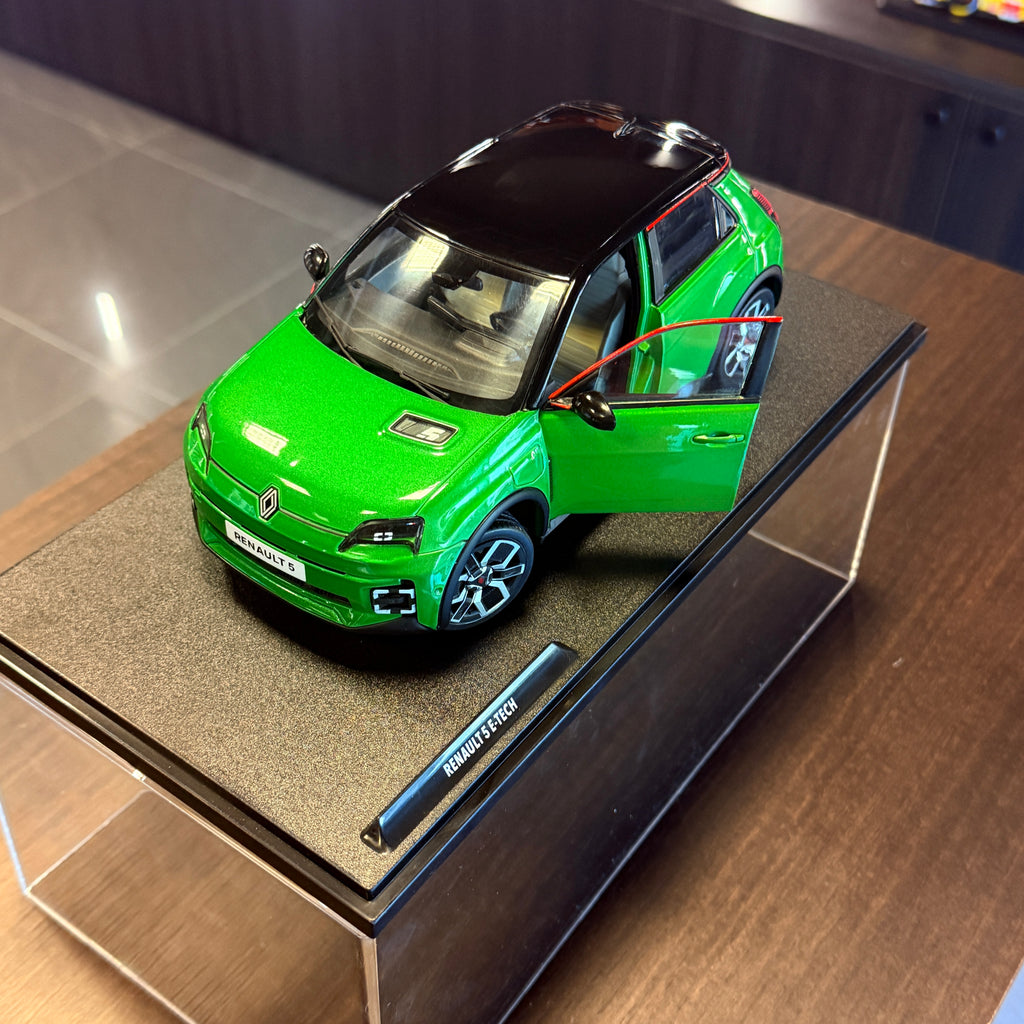 Renault 5 E-Tech Vert Pop 2024, skala 1:18 fra Solido