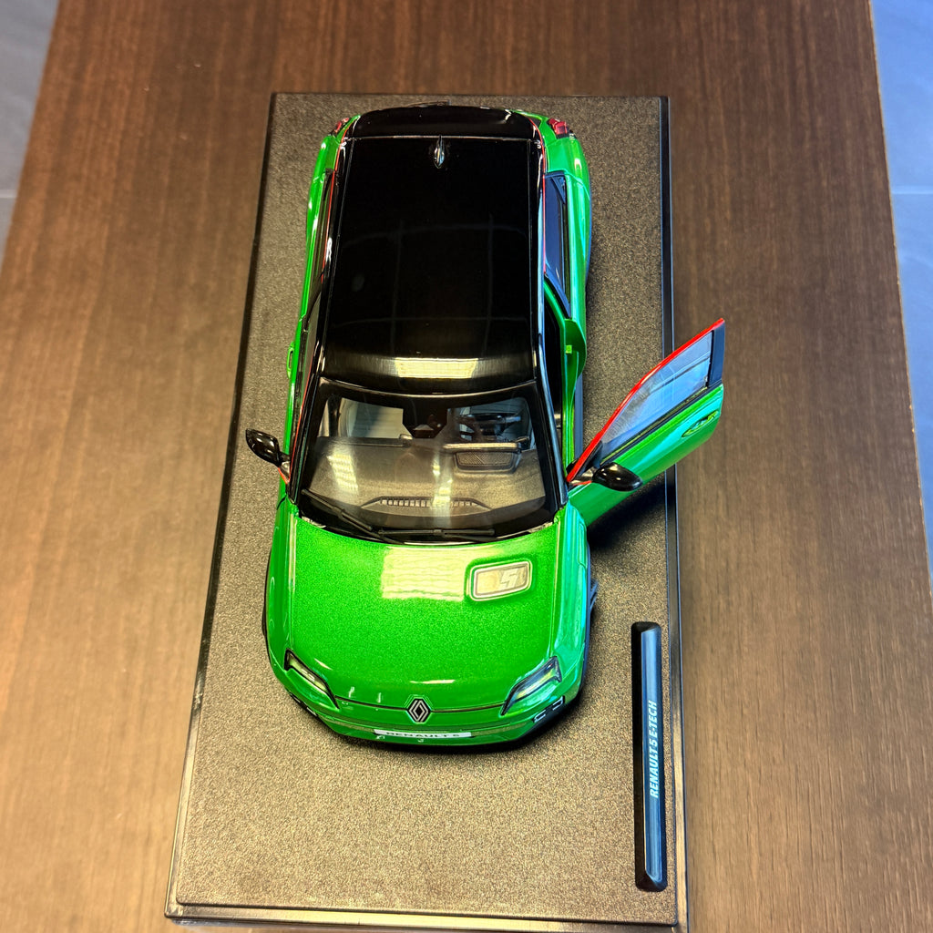 Renault 5 E-Tech Vert Pop 2024, skala 1:18 fra Solido